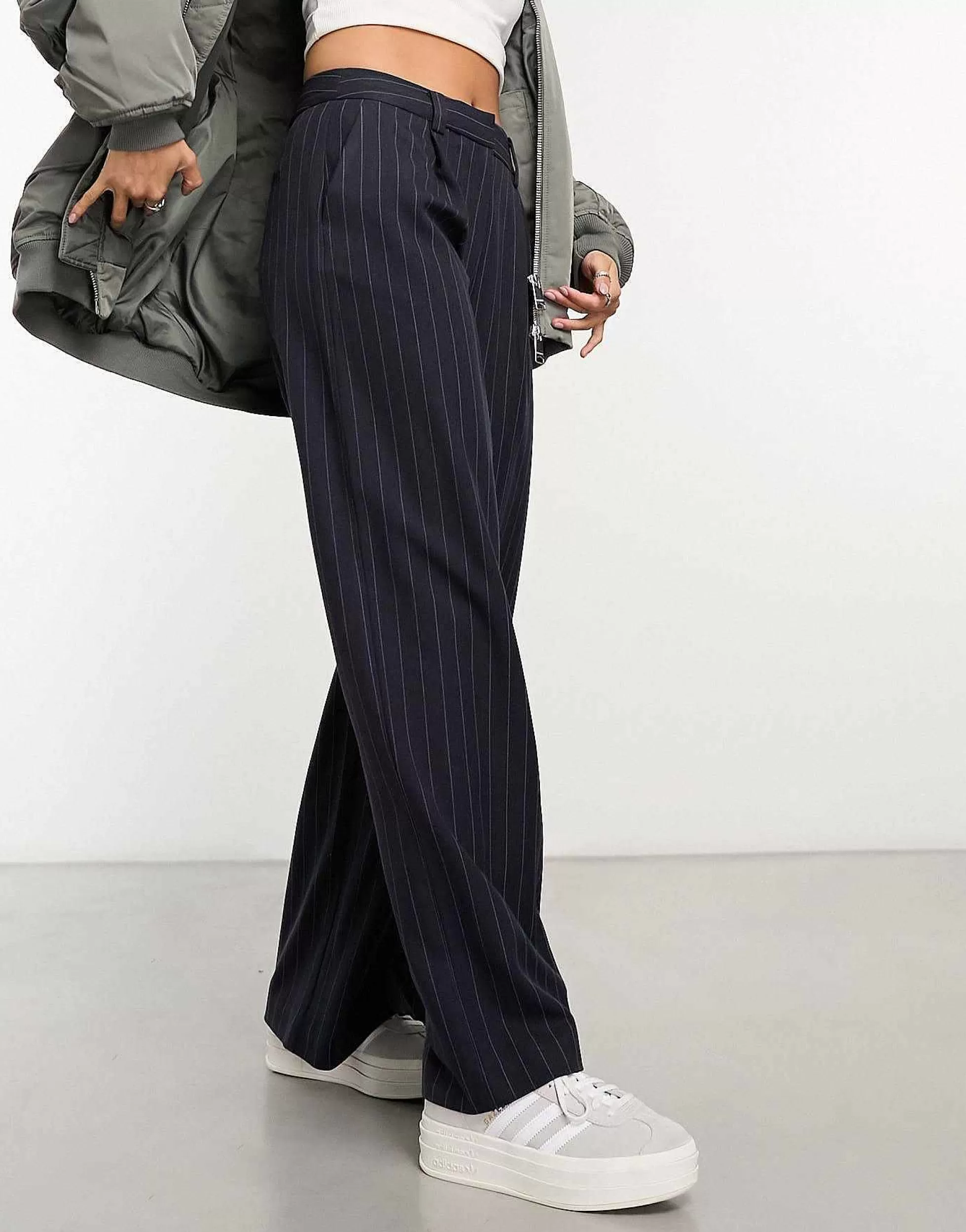 Women DESIGN Wide Leg Dad Trouser In