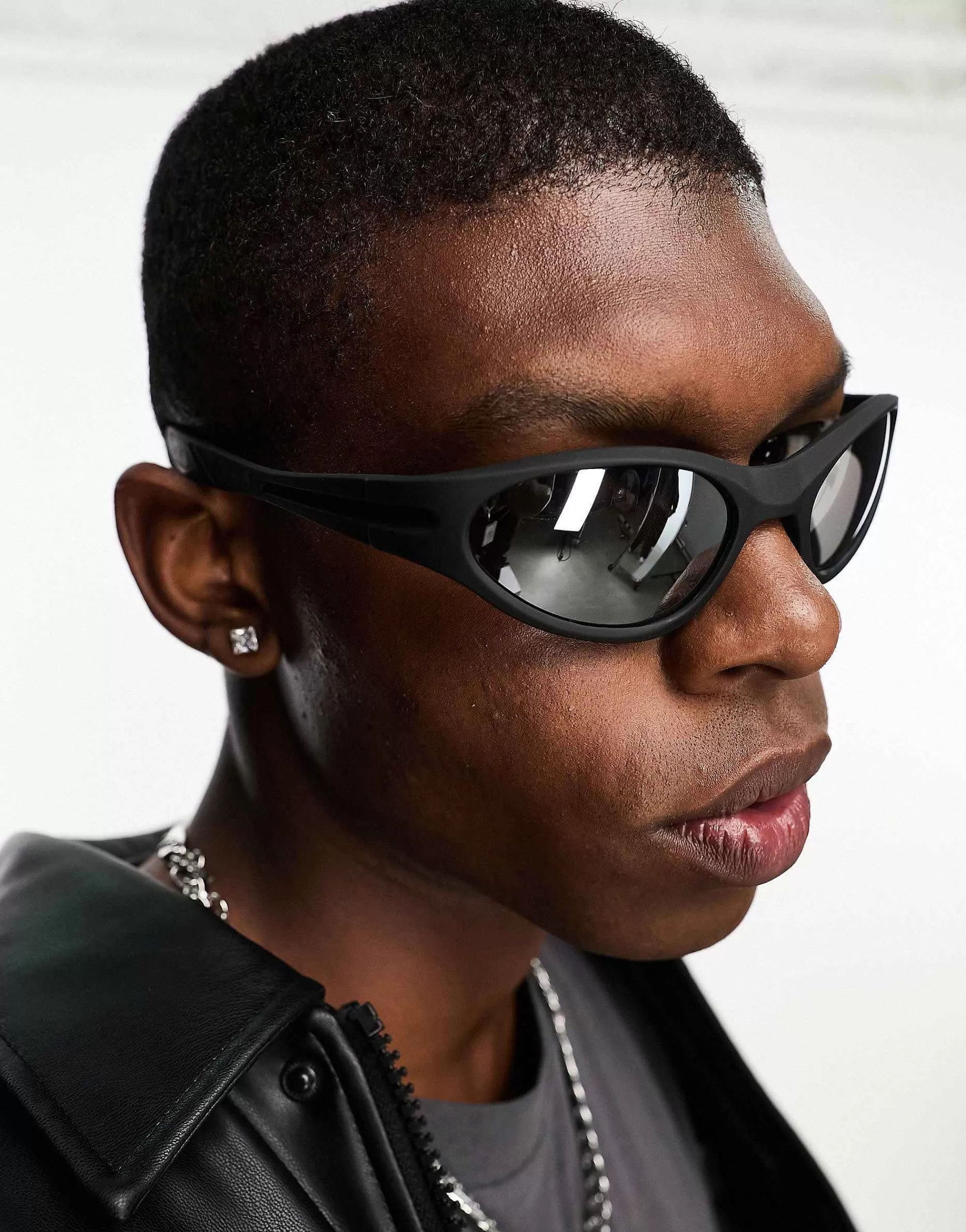 Men DESIGN Wrap Around Racer Sunglasses With Mirrored Lens In Matte