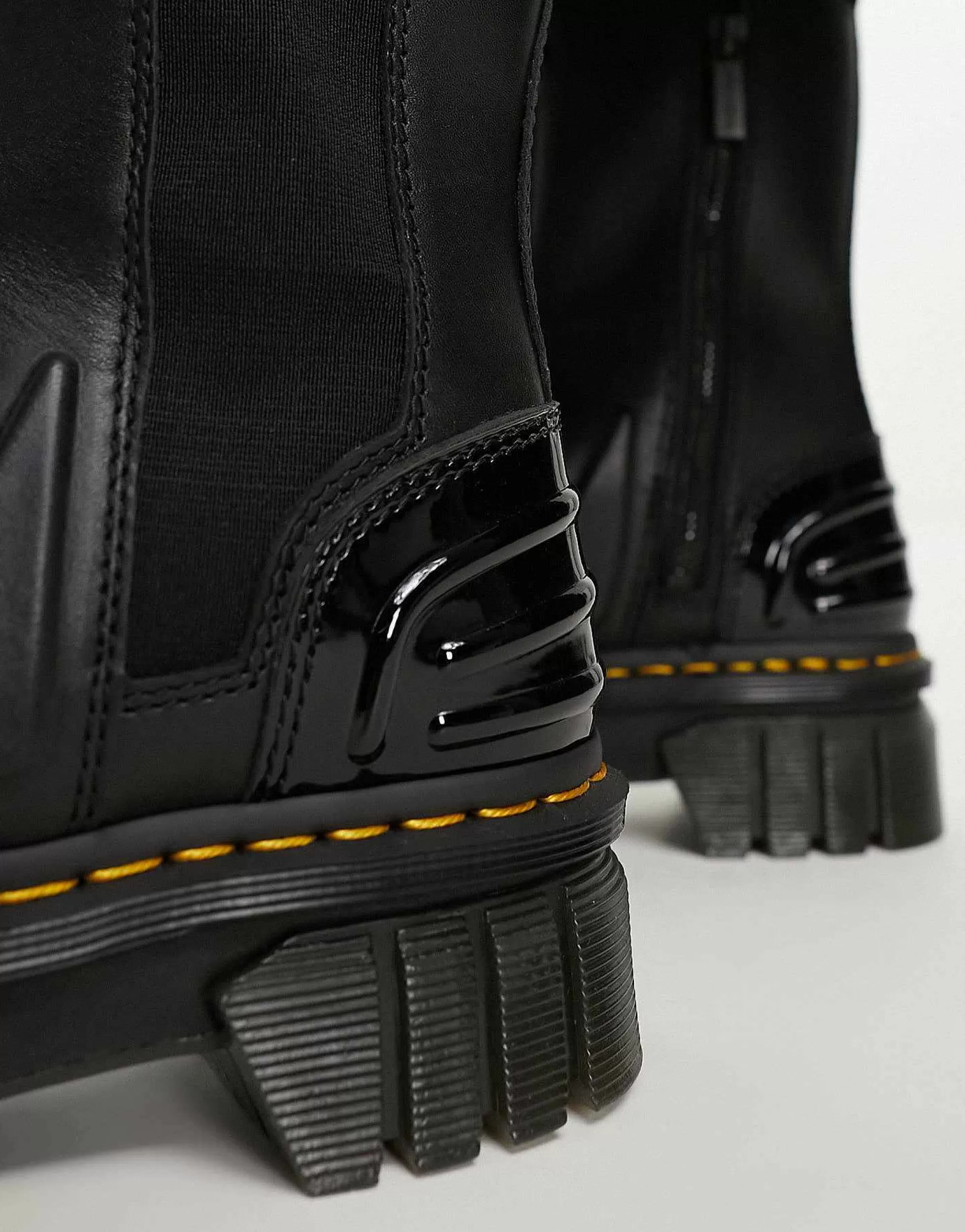 Women Dr Martens Audrick Chelsea Hi Boots In Nappa Leather