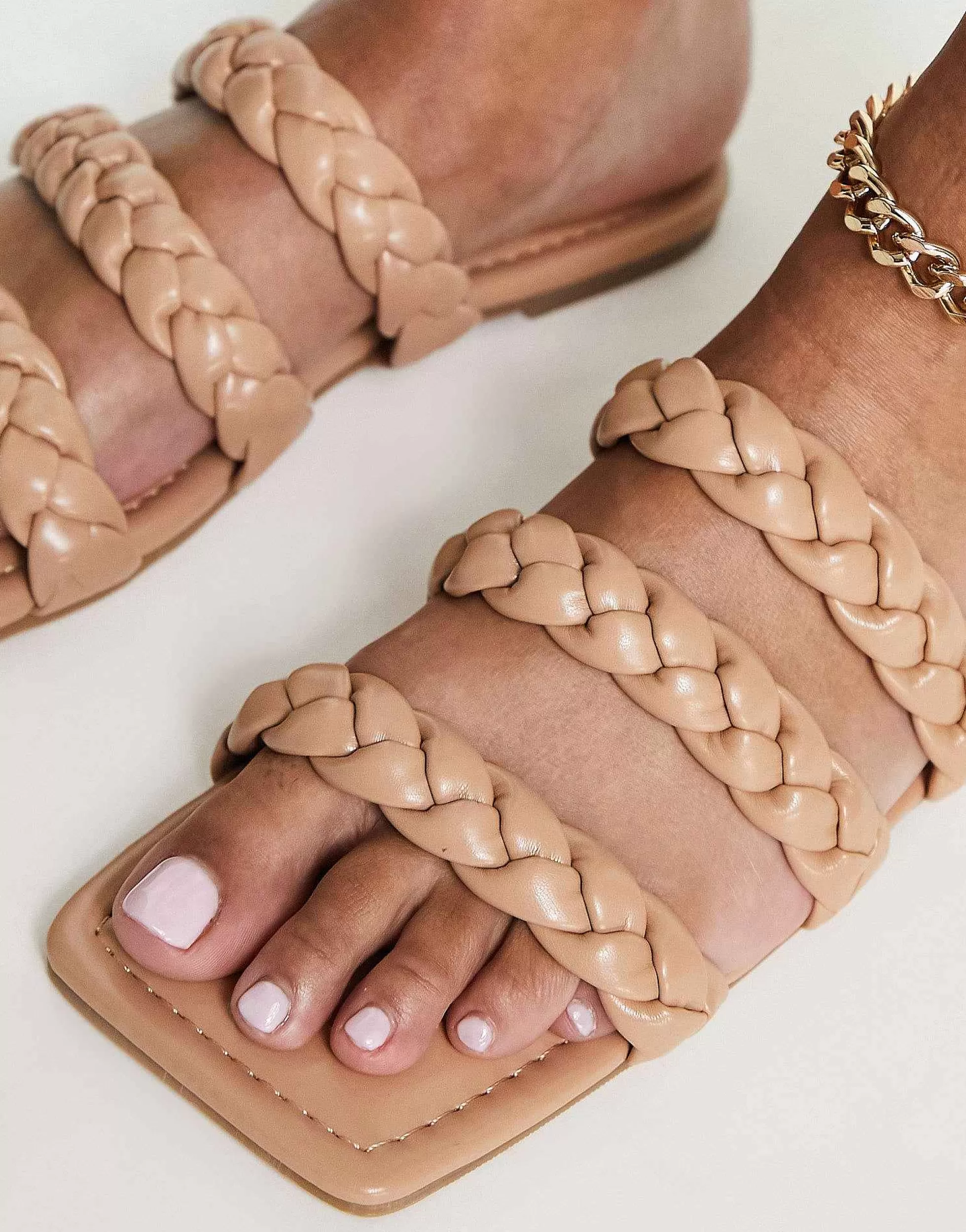 Women Glamorous Braided Flat Sandals In