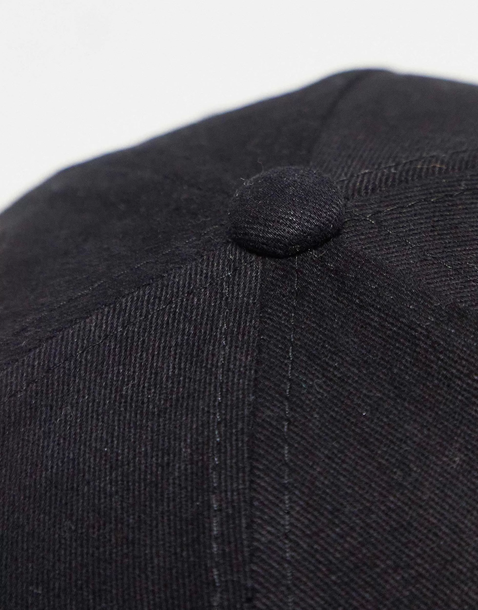 Women GUESS Originals Triangle Logo Cap In Black