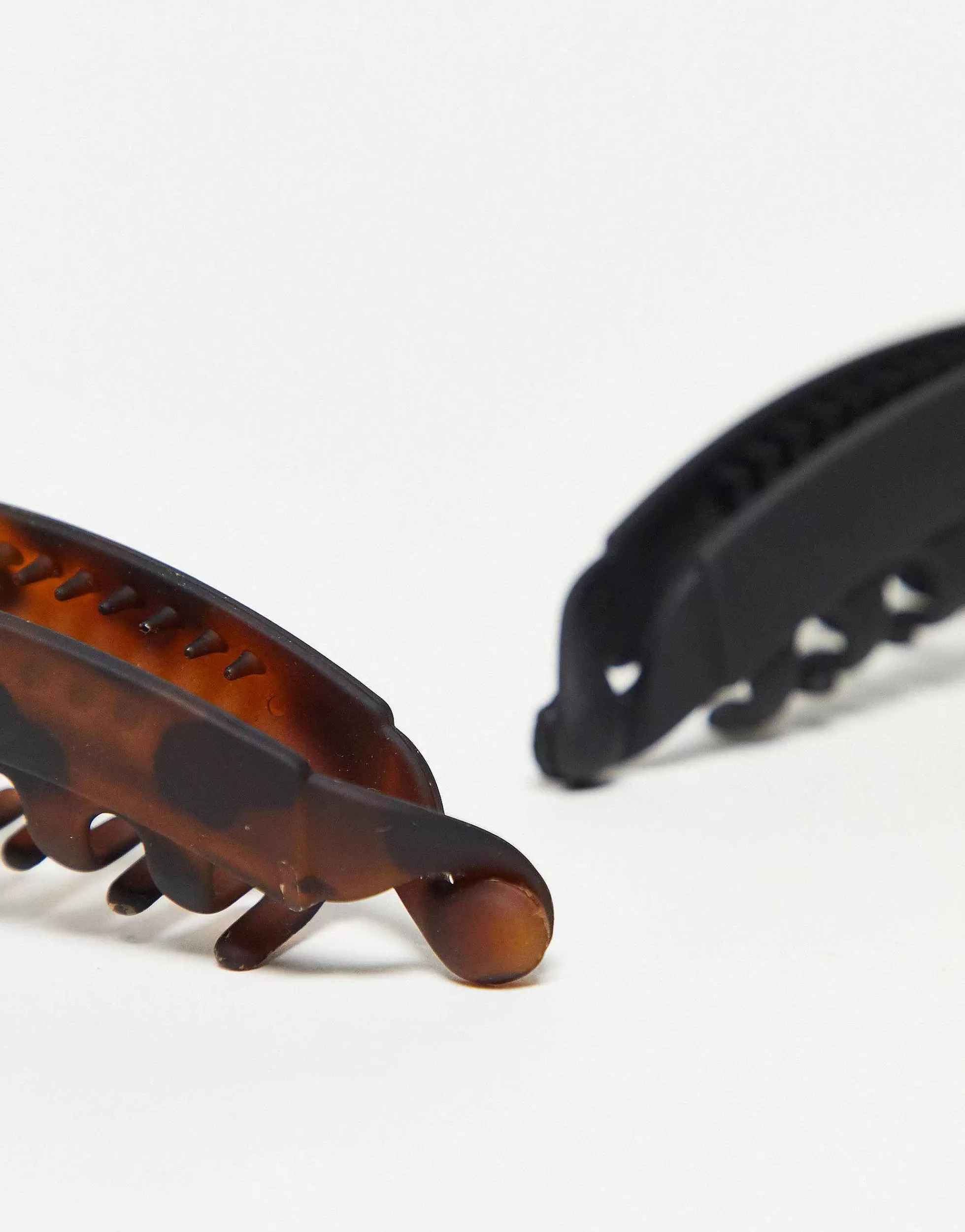 Women Kitsch Banana Clip 2 Pack