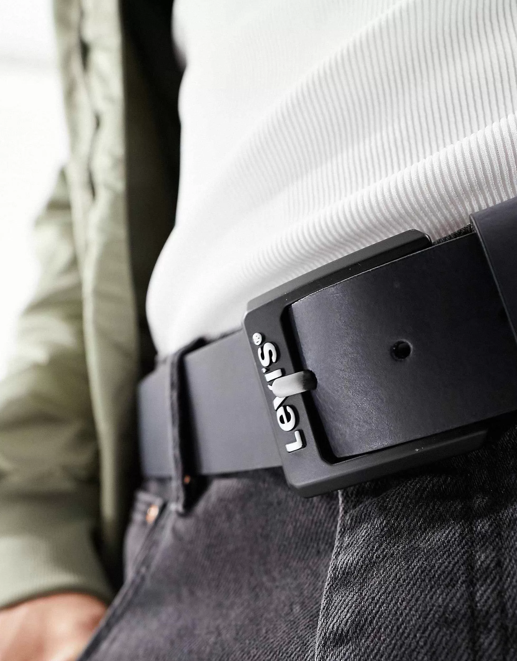 Men Levi's Contrast Leather Belt In Black