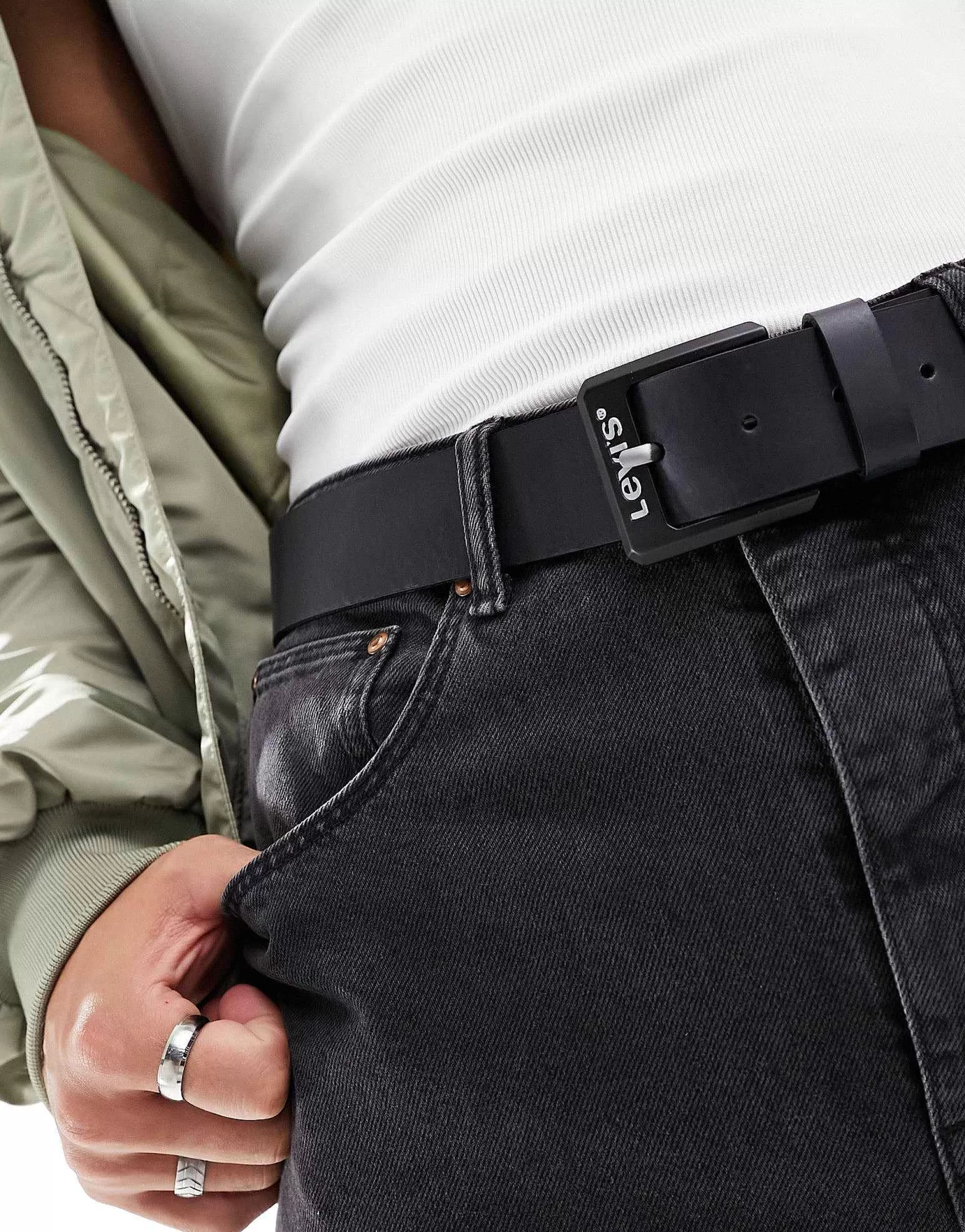 Men Levi's Contrast Leather Belt In Black