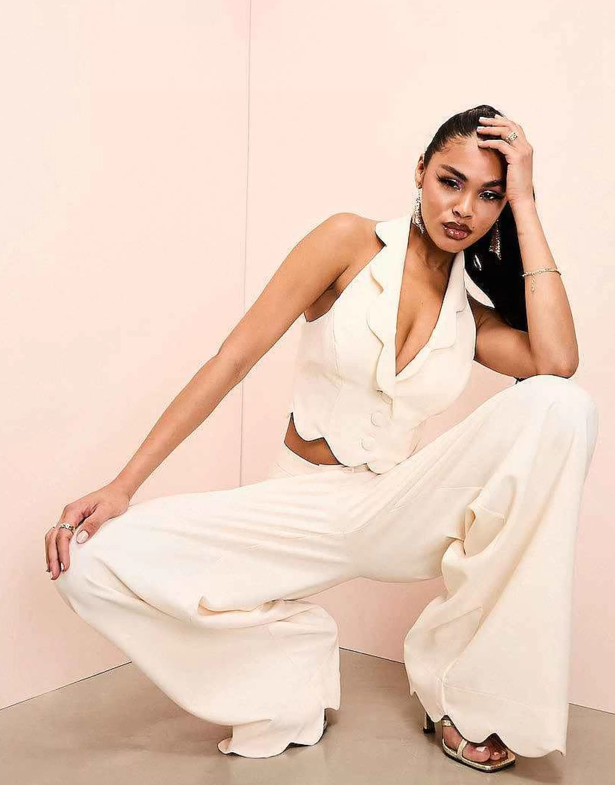Women Luxe Scallop Hem Tailored Waistcoat And Wide Leg Trousers In Cream