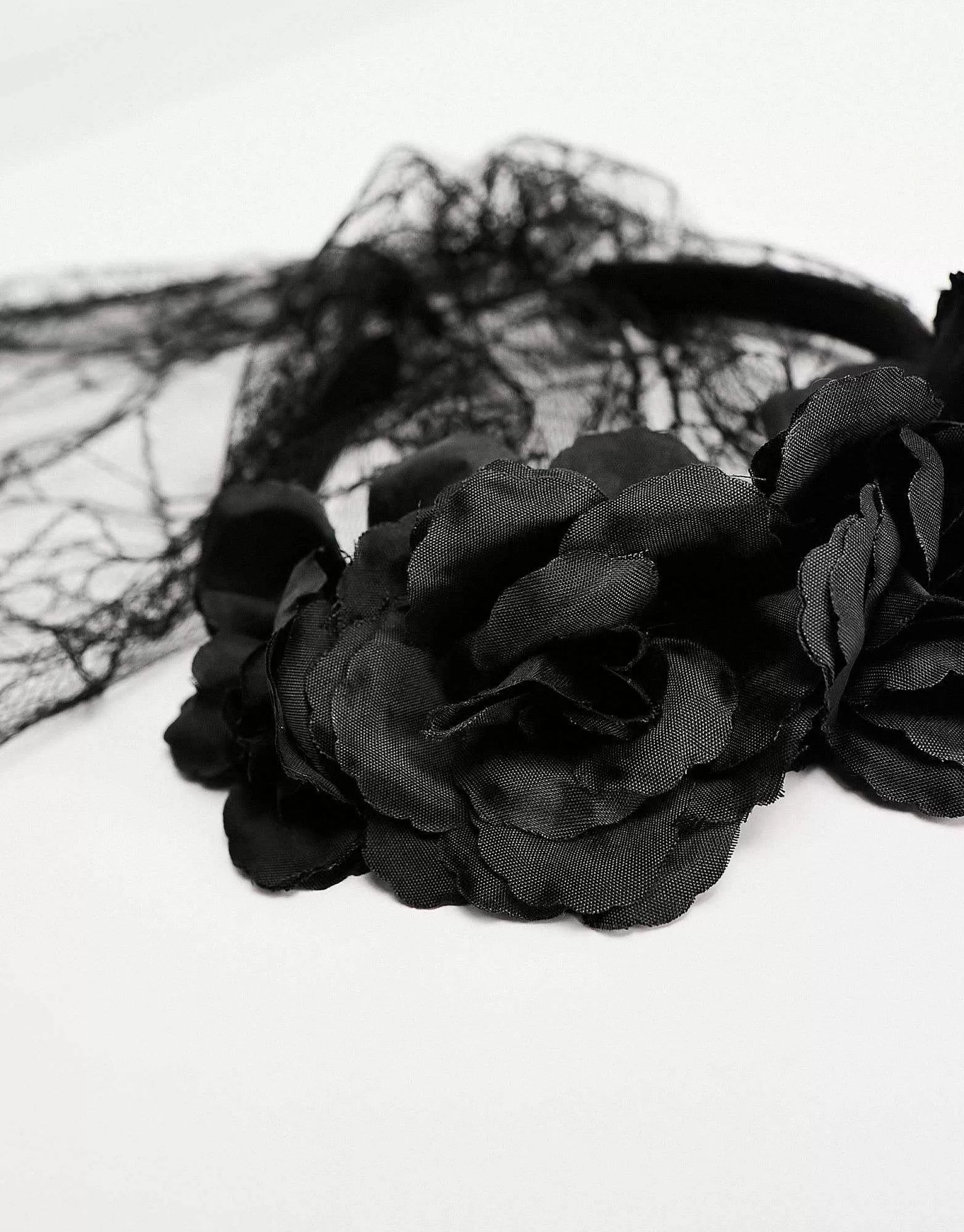 Women My Accessories London Halloween Floral And Spider Veil Headband In