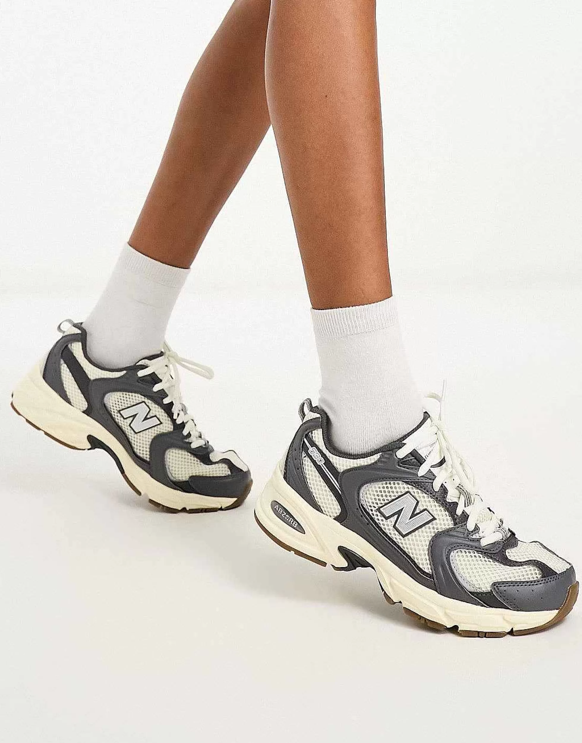 Women New Balance 530 Trainers In And Grey - Exclusive To Asos