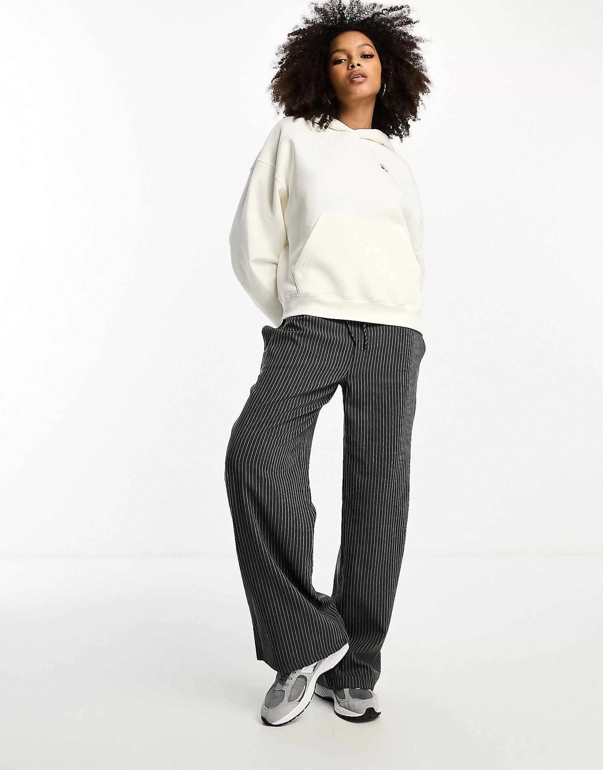 Women New Balance Linear Heritage Oversized Hoodie In Oatmeal