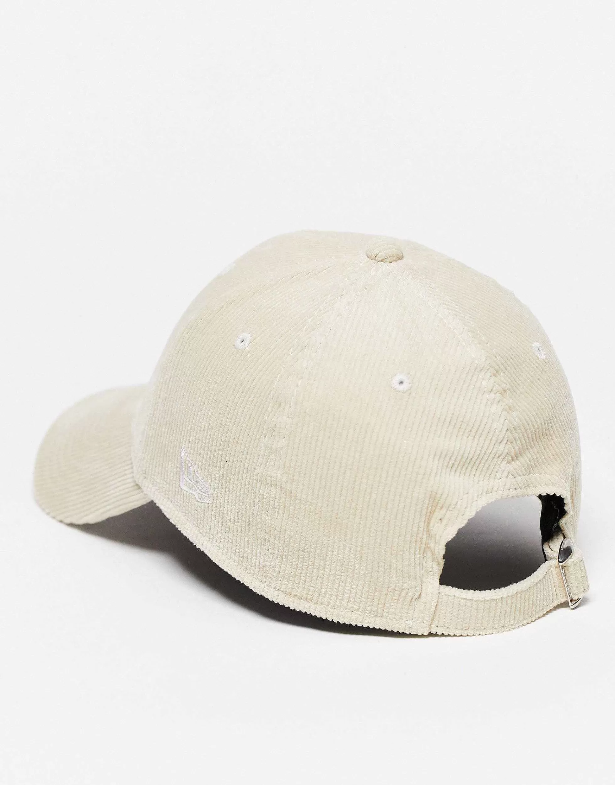 Women New Era 9Forty La Cord Unisex Cap In Off