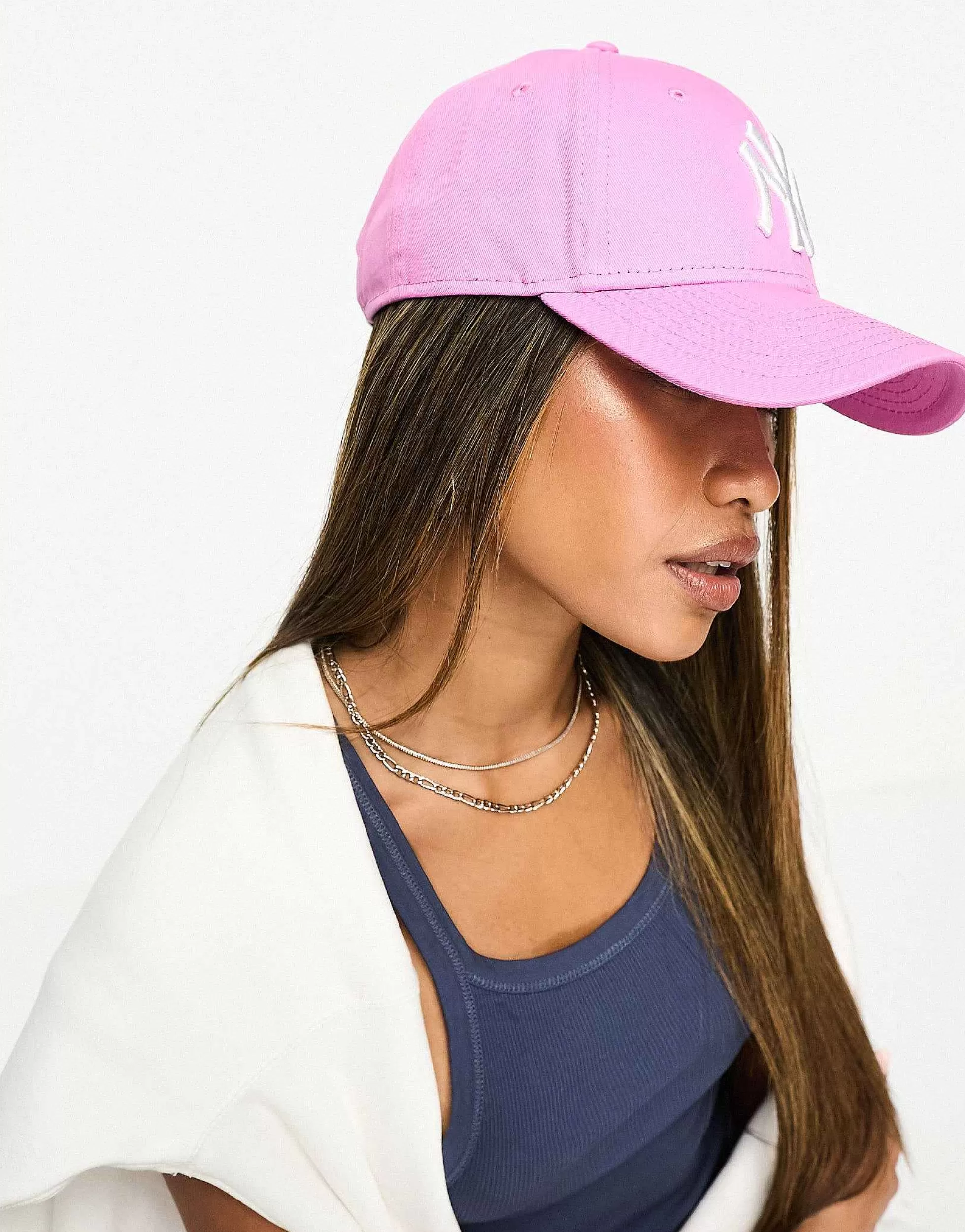 Women New Era 9Forty Ny Cap In With White Logo