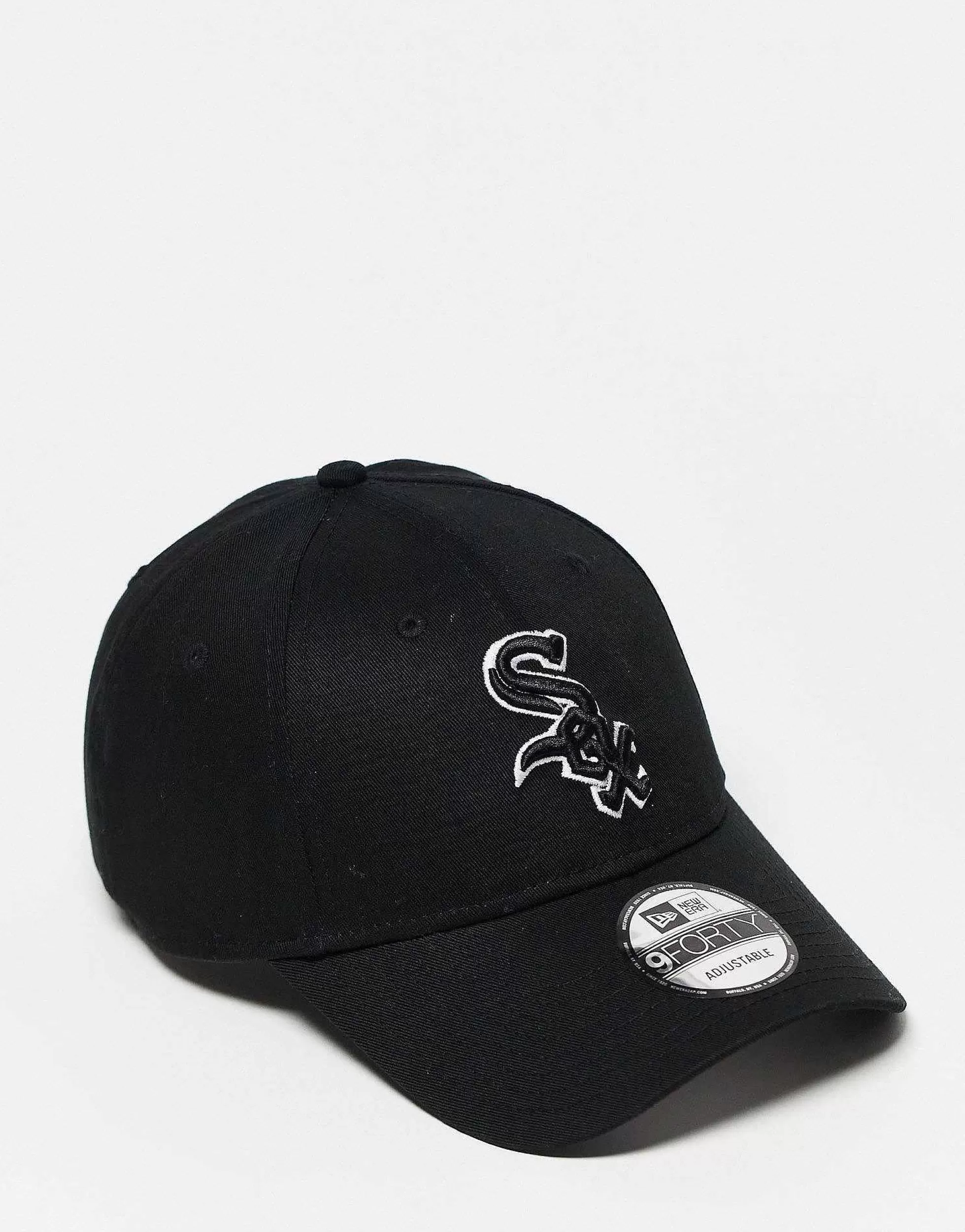 Men New Era 9Forty Red Sox Unisex Cap In With Contrast White Logo