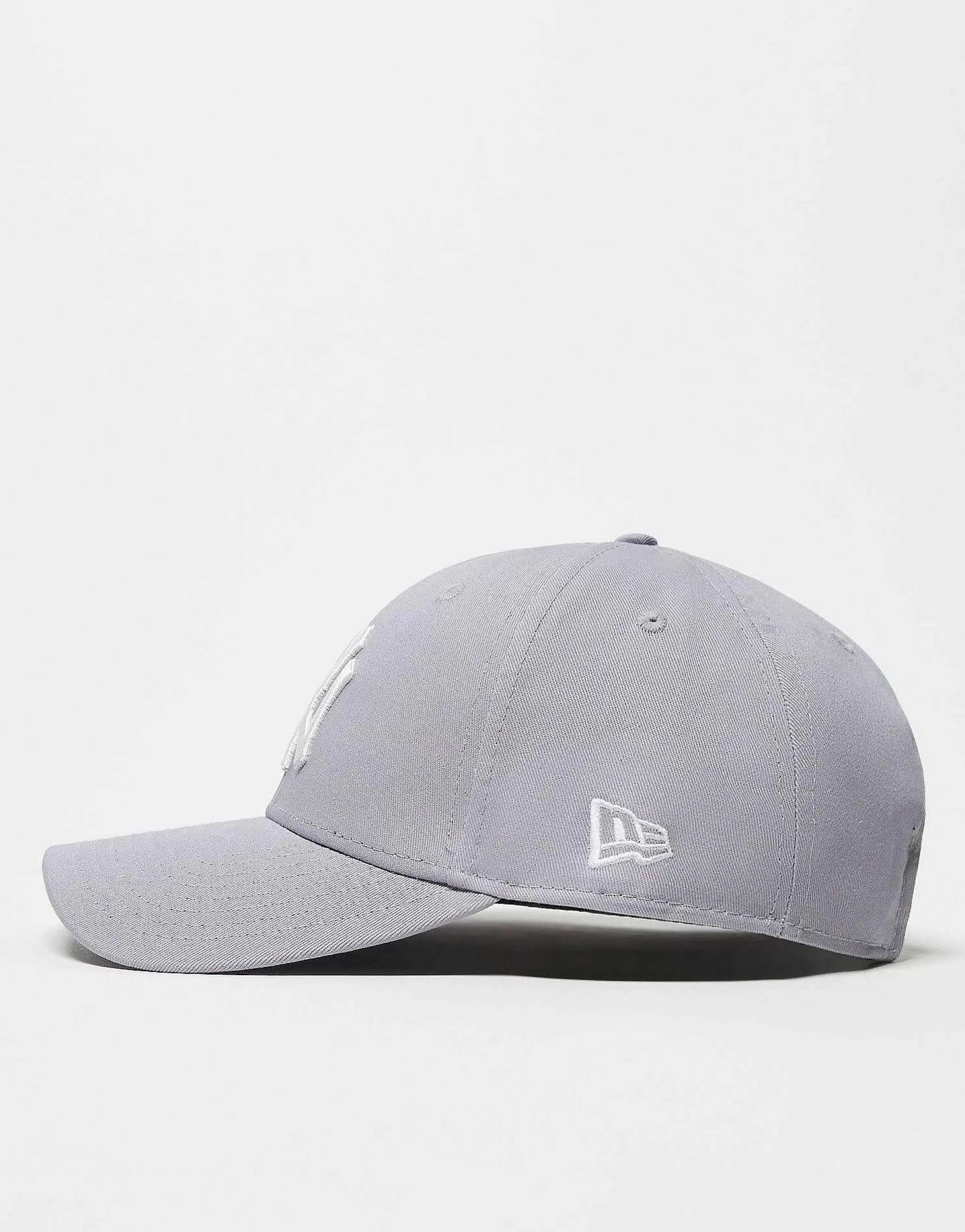 Men New Era Mlb 9Forty Ny Yankees Adjustable Cap In