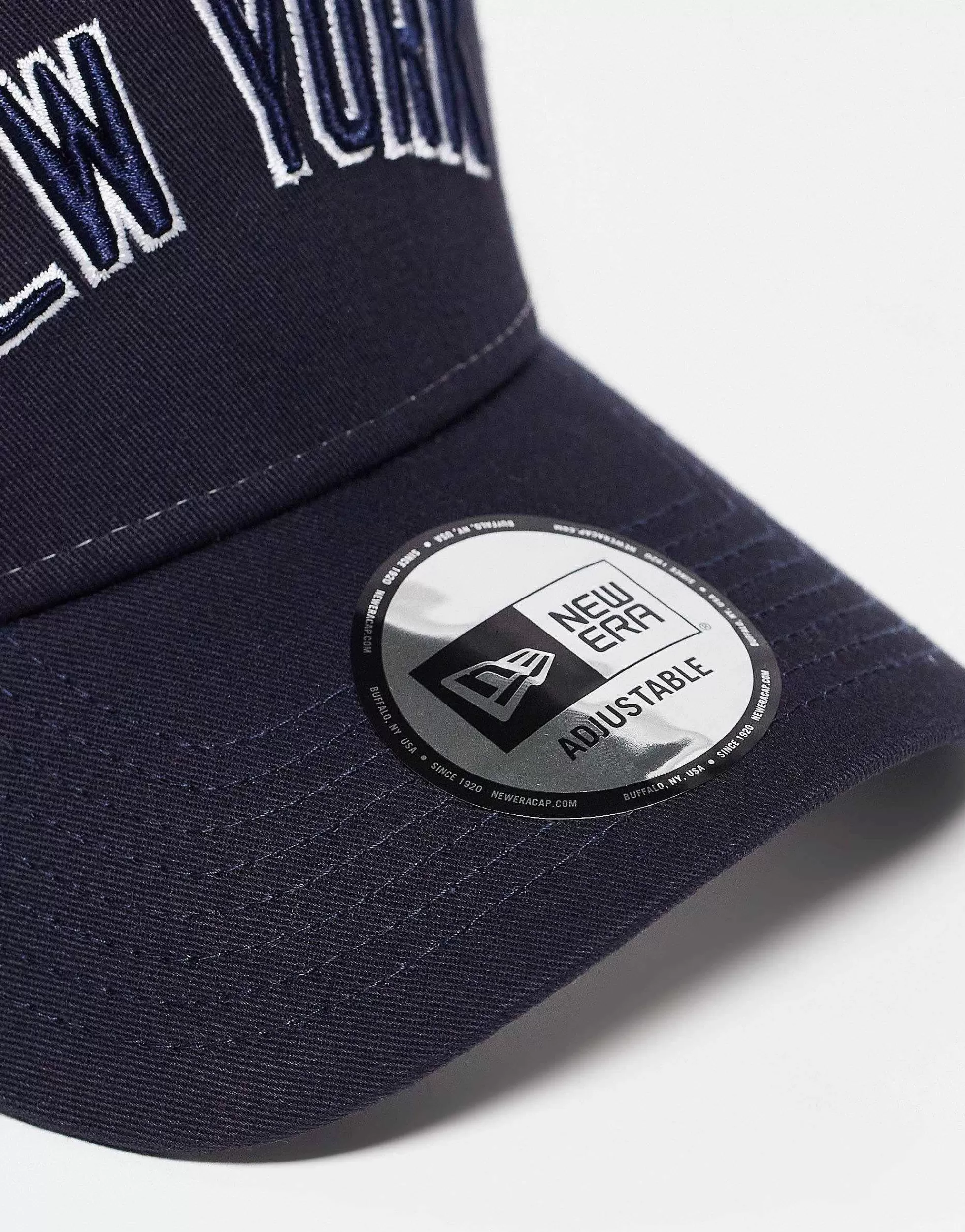 Women New Era New York Cap In And White