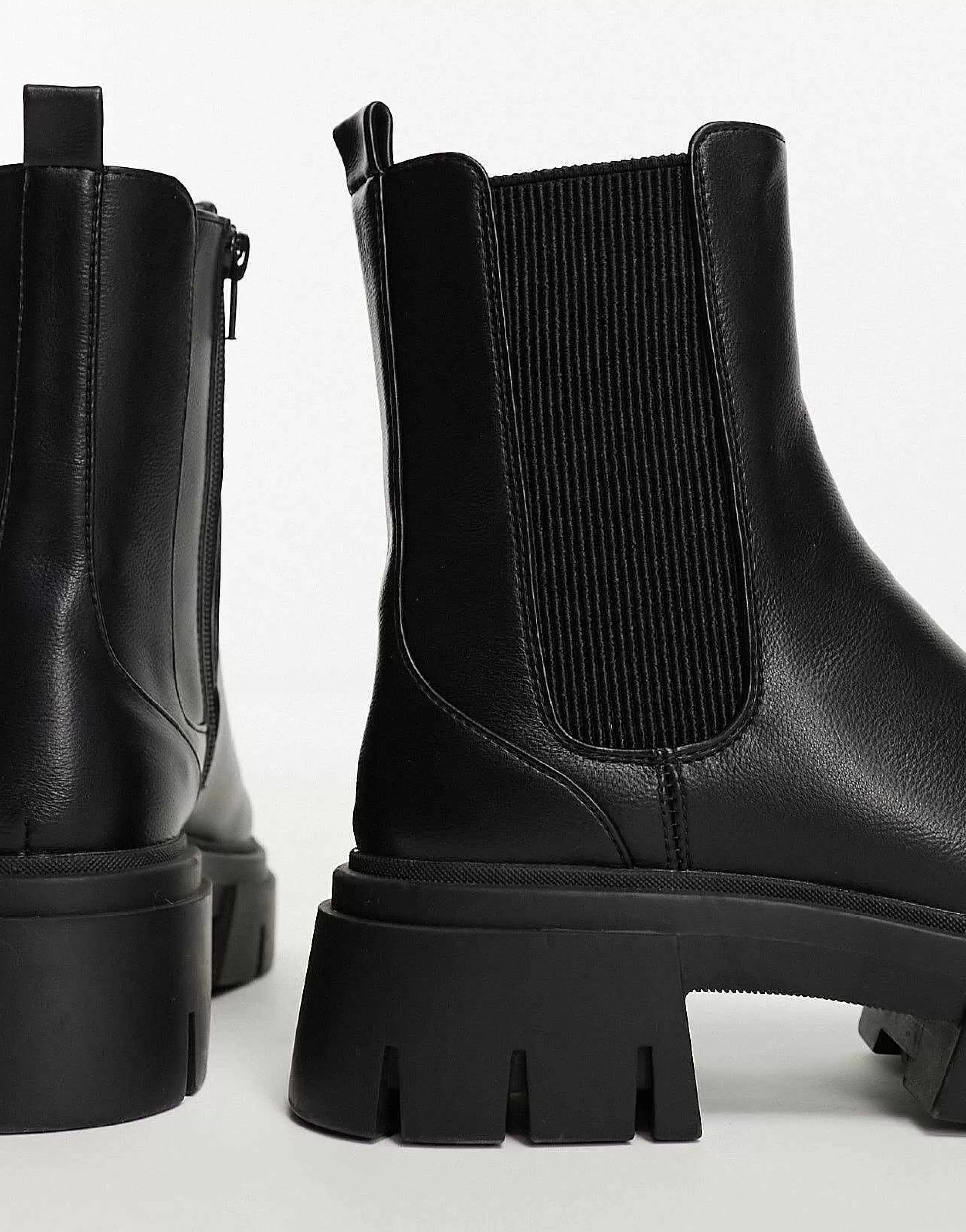 Women New Look Flat Chunky High Ankle Chelsea Boot In