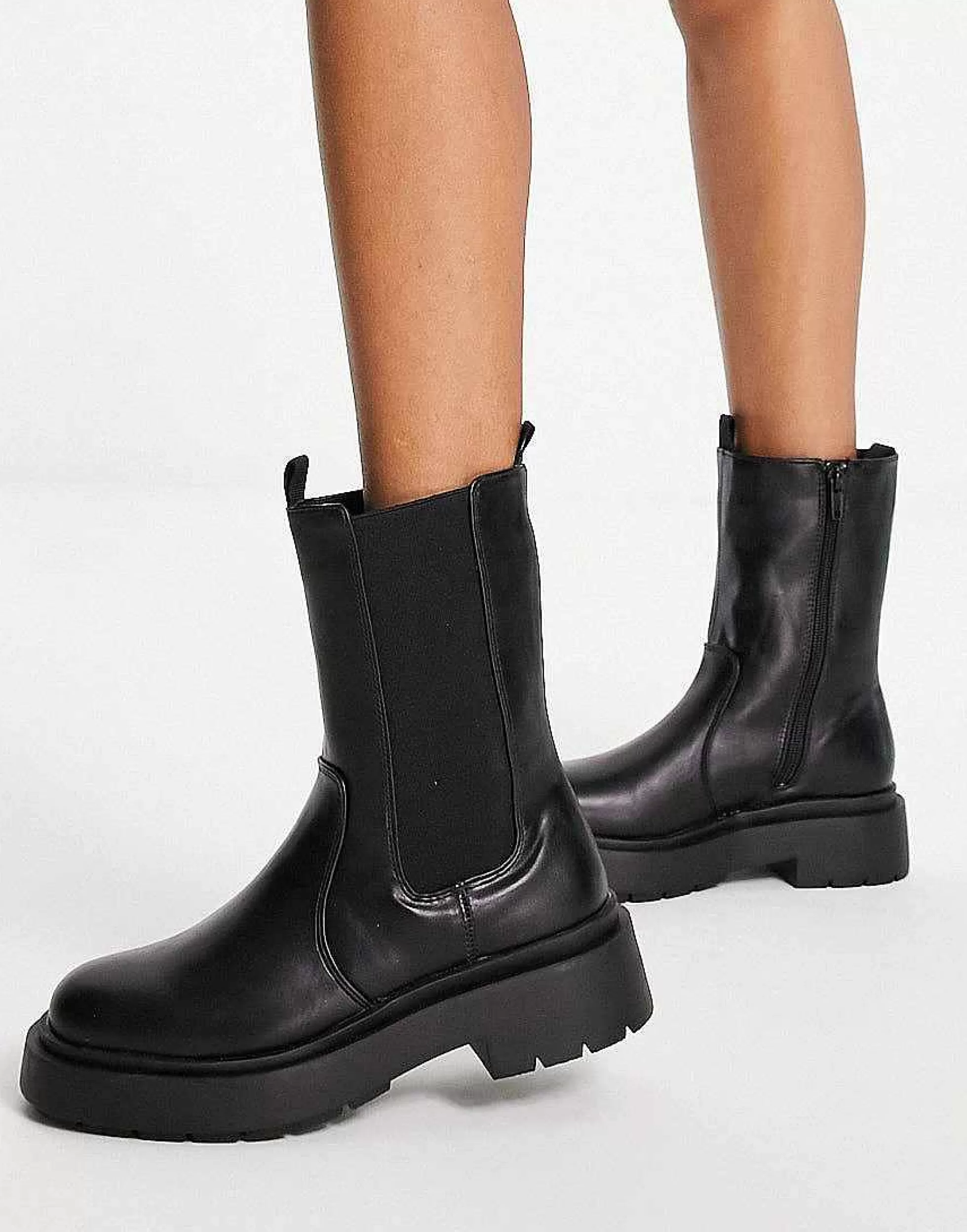 Women New Look Flat Chunky High Ankle Chelsea Boot In