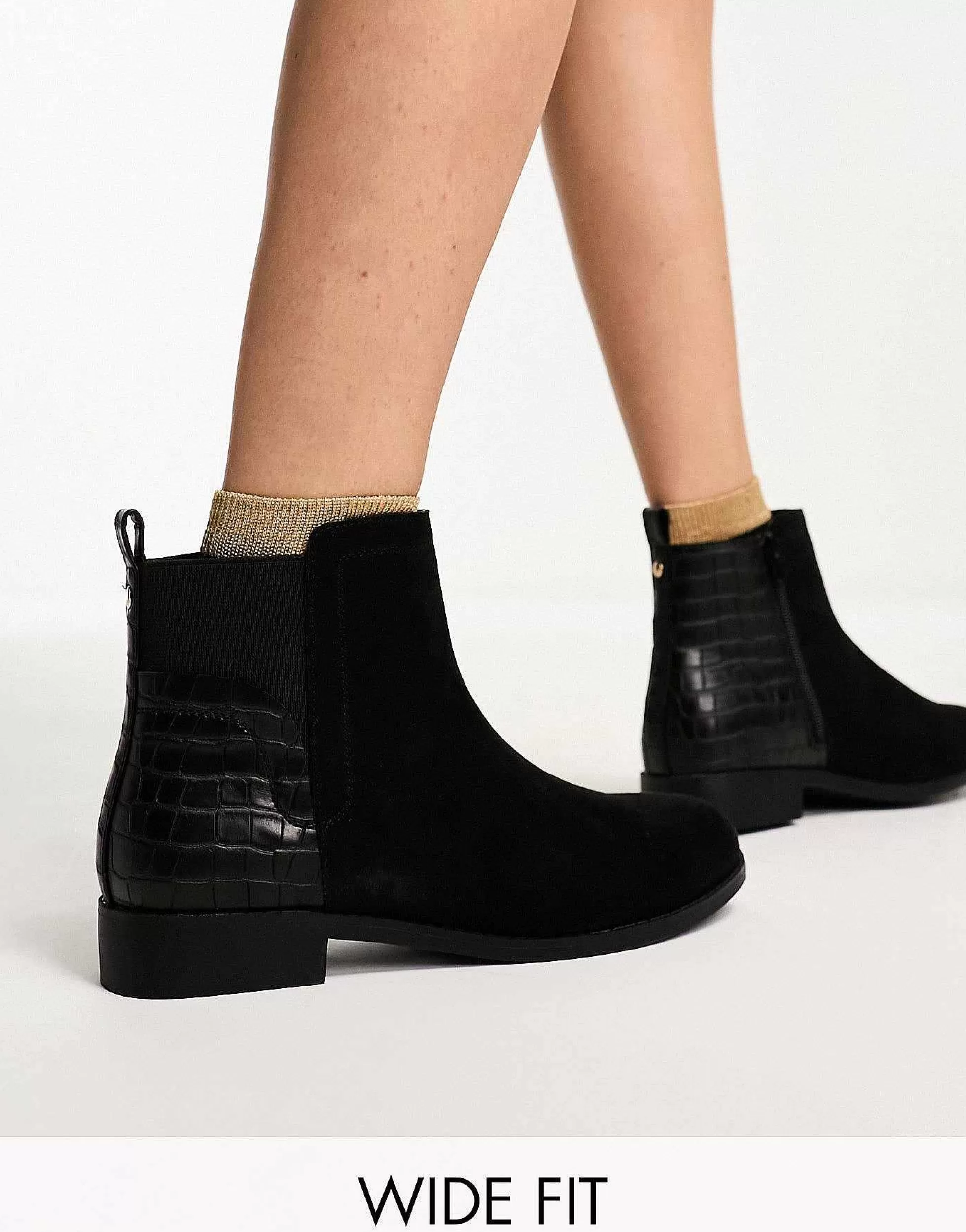 Women New Look Wide Fit Flat Chelsea Boot In