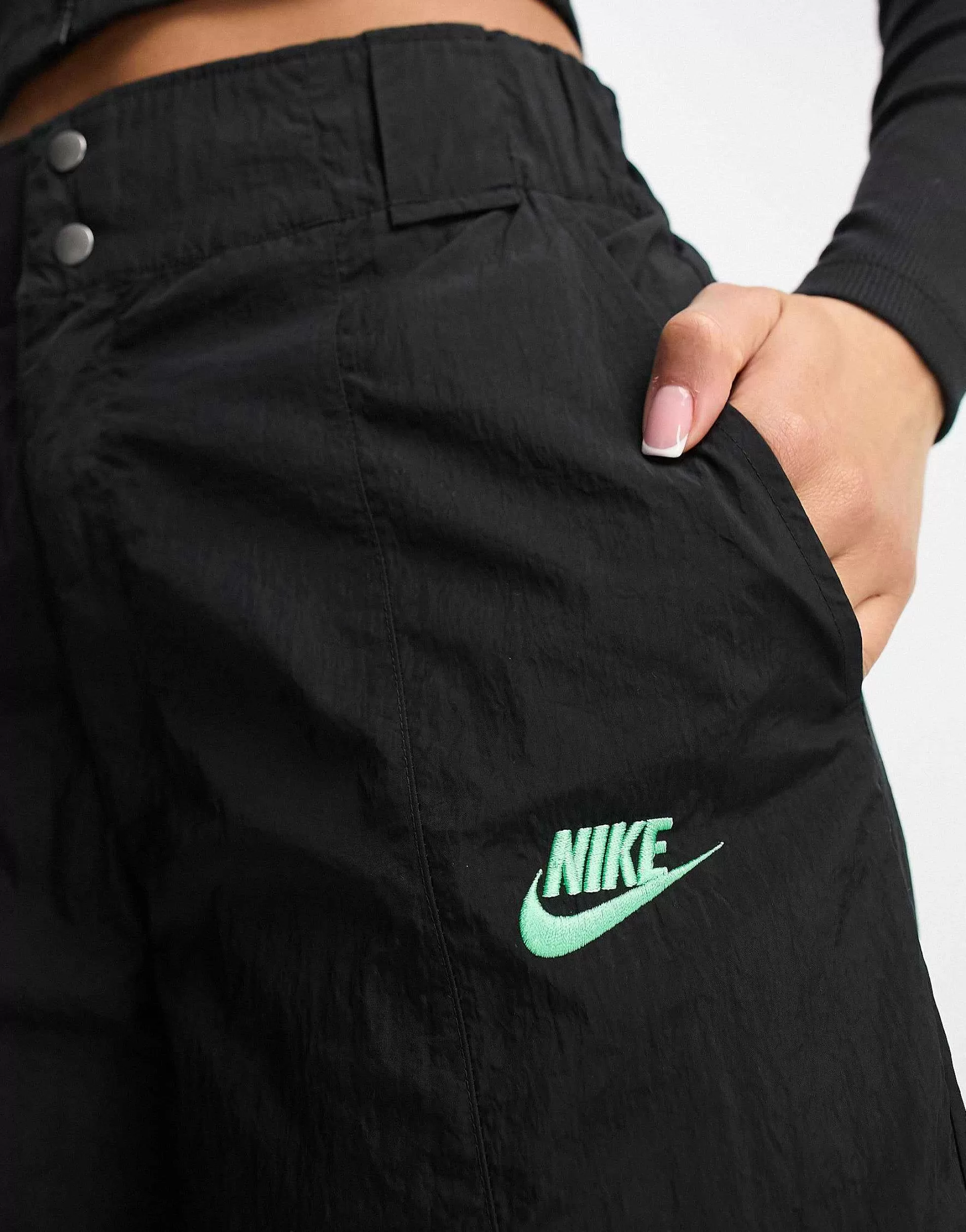 Women Nike Dance Woven Multi Pocket Cargo Trousers In