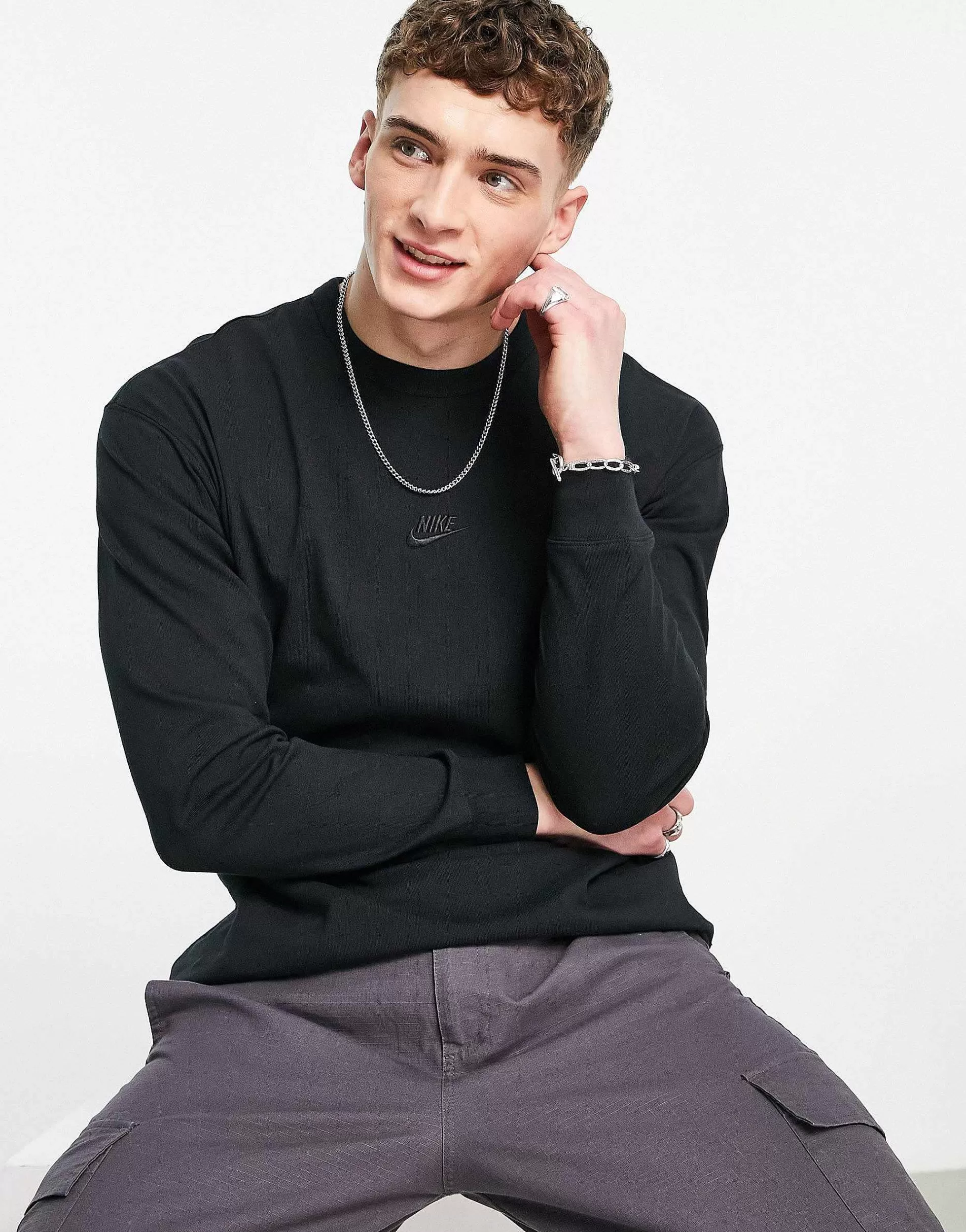 Men Nike Premium Essentials Oversized Heavyweight Long Sleeve T-Shirt In