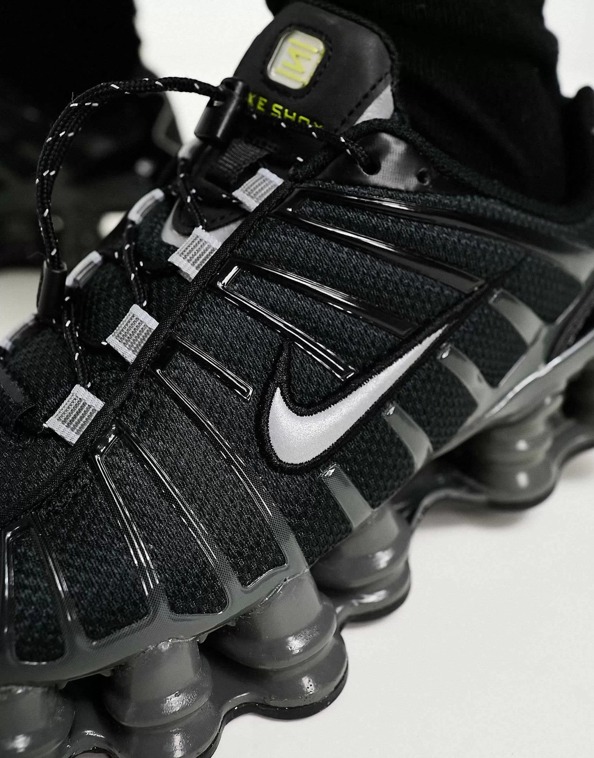Women Nike Shox Tl Unisex Trainers In And Silver