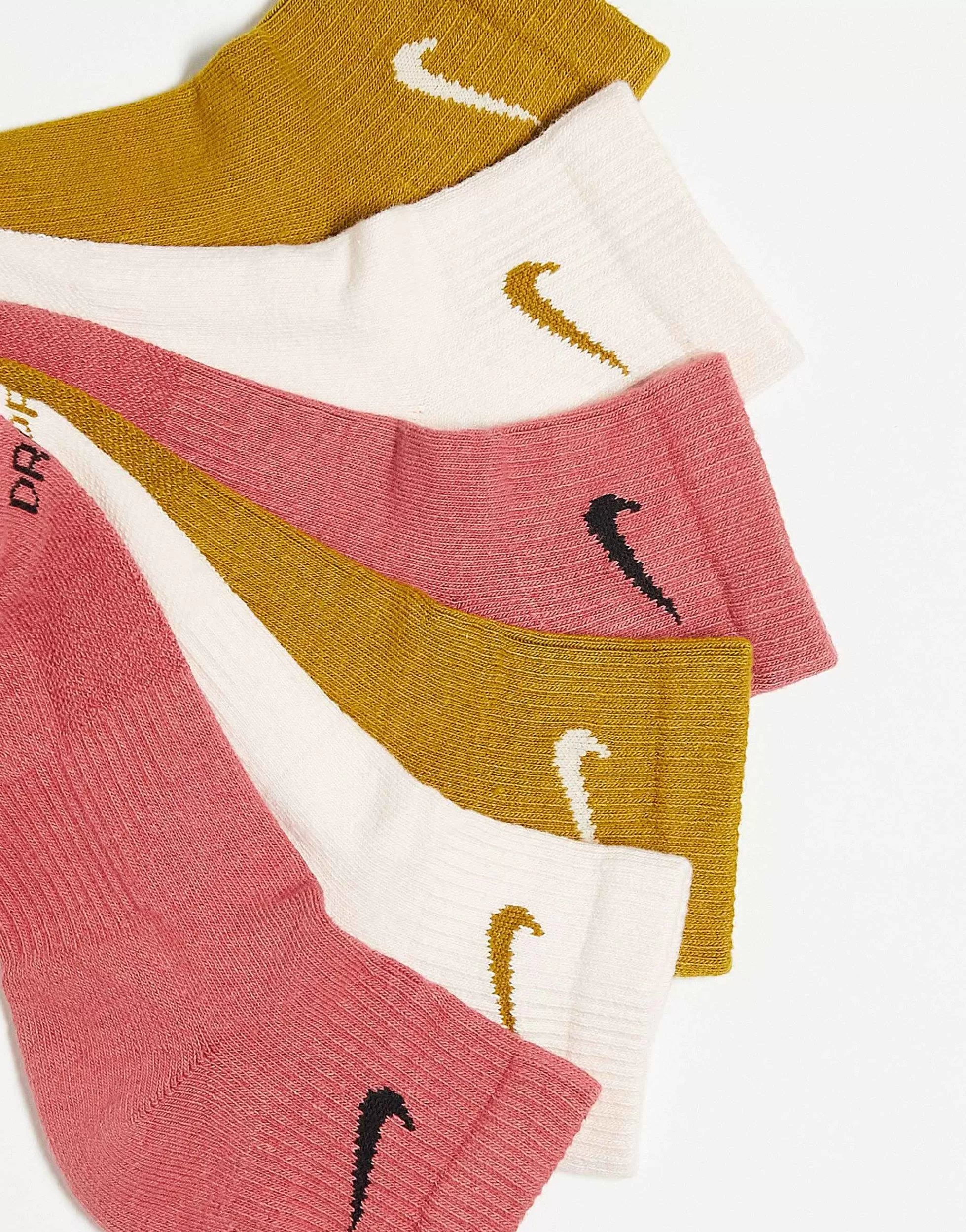 Men Nike Training Everyday Plus 3 Pack Ankle Socks In Pink, Brown And Beige