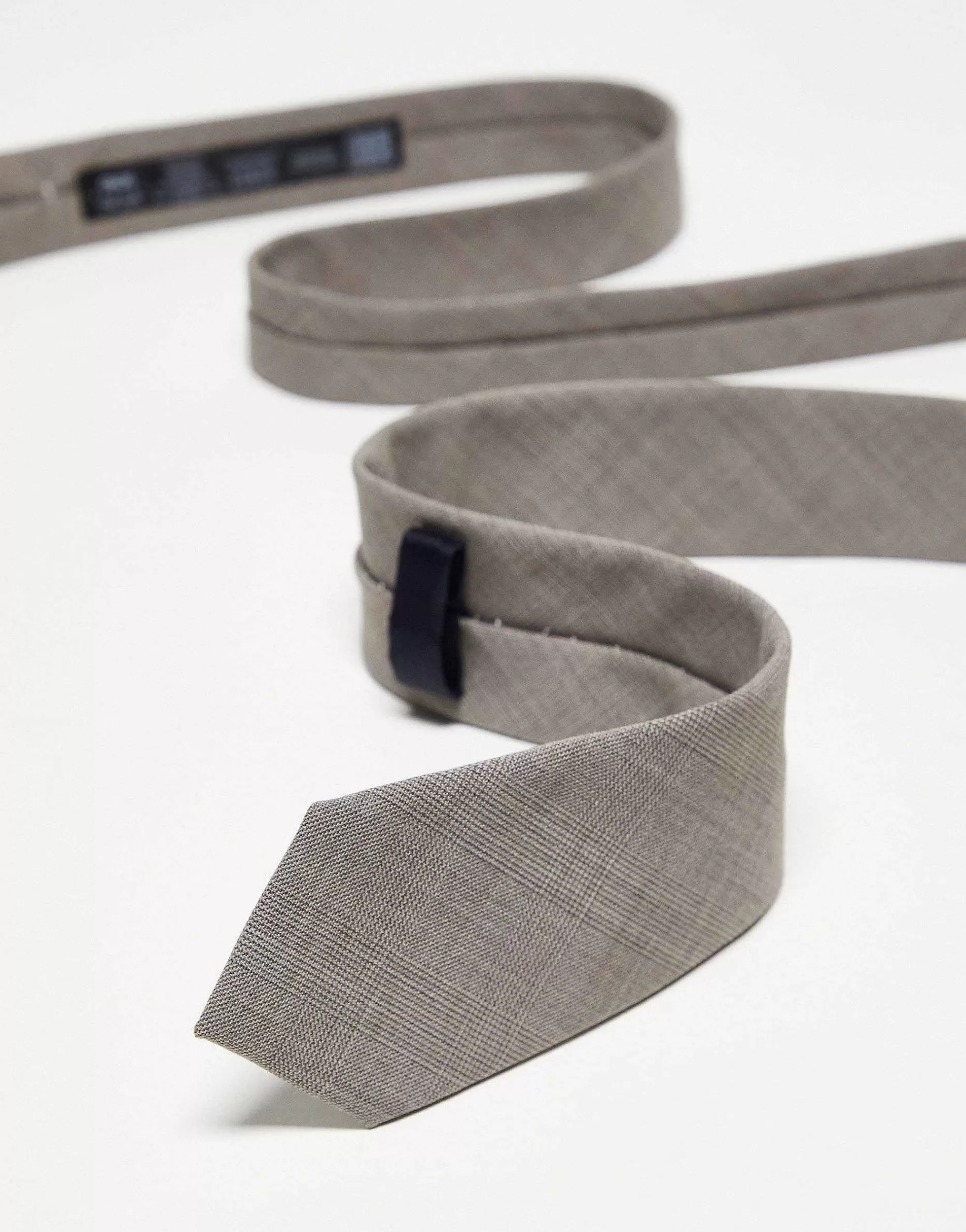 Men Noak Slim Tie And Pocket Square In Houndstooth