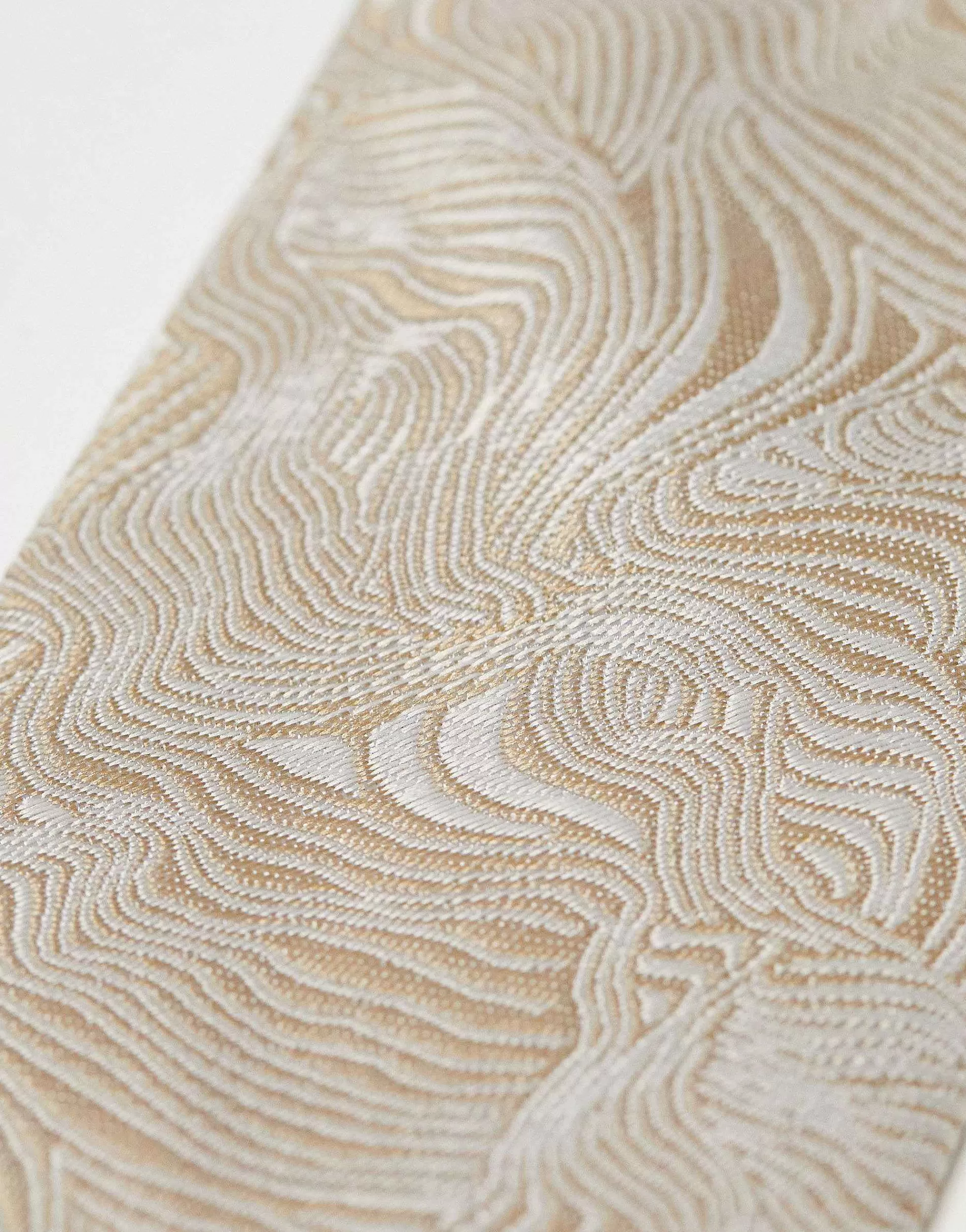 Men Noak Slim Tie In Swirl Jacquard