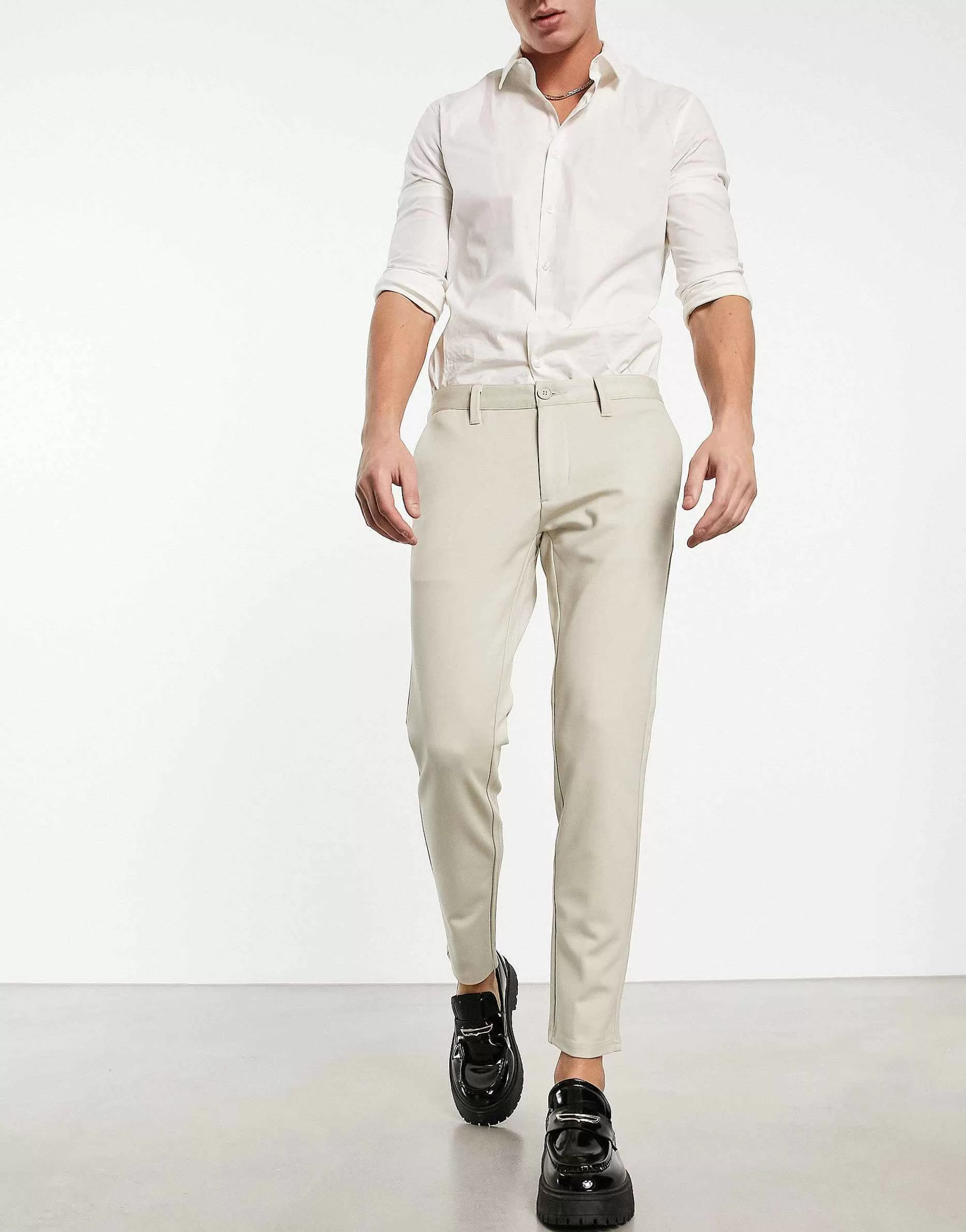 Men ONLY & SONS Slim Fit Tapered Smart Trousers In Beige
