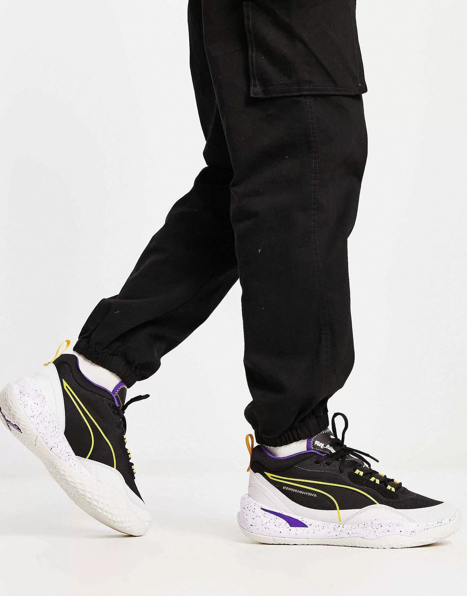 Men Puma Basketball Playmaker Spray Trainers In And Purple