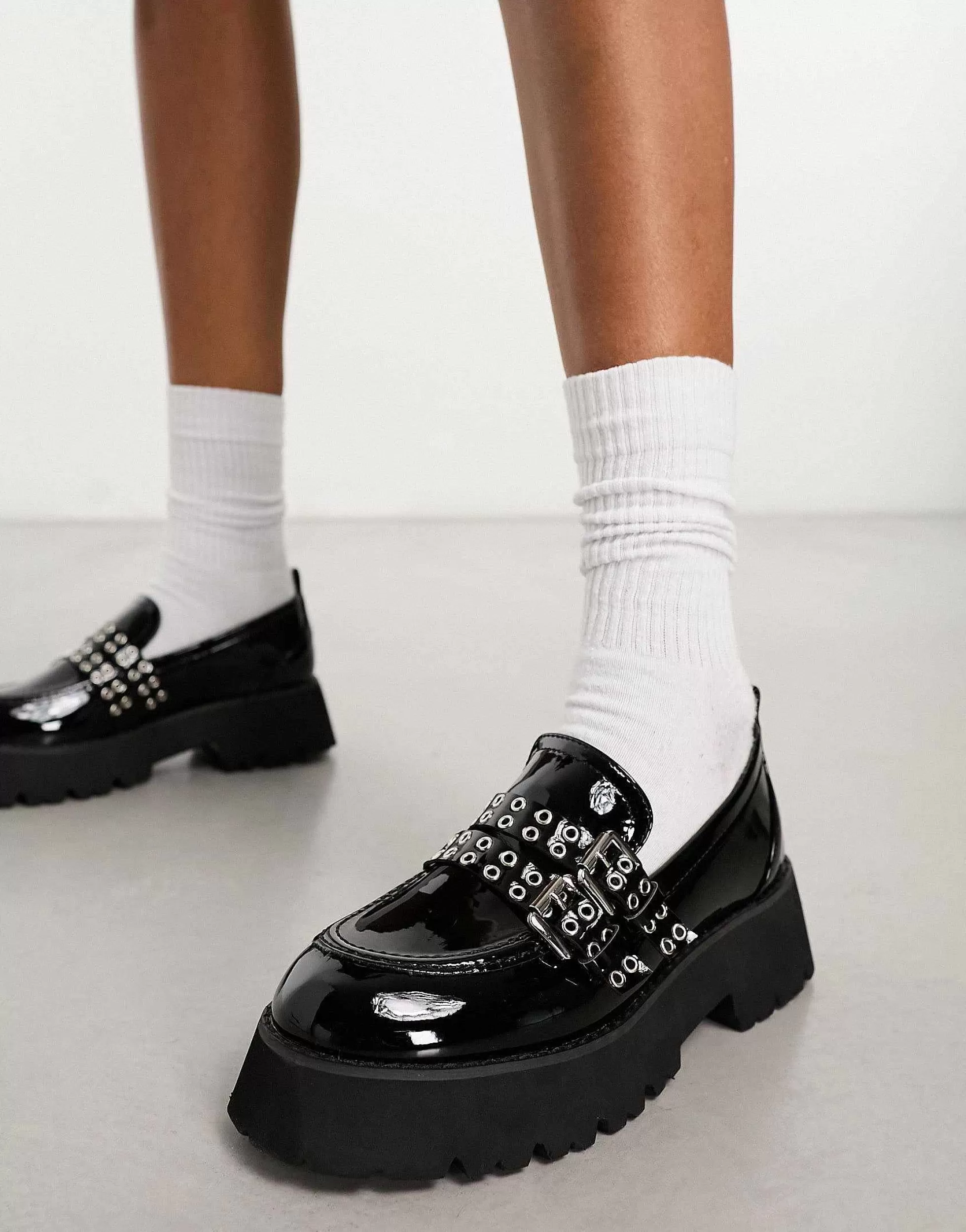 Women Raid Mitali Chunky Loafer With Hardware In Black