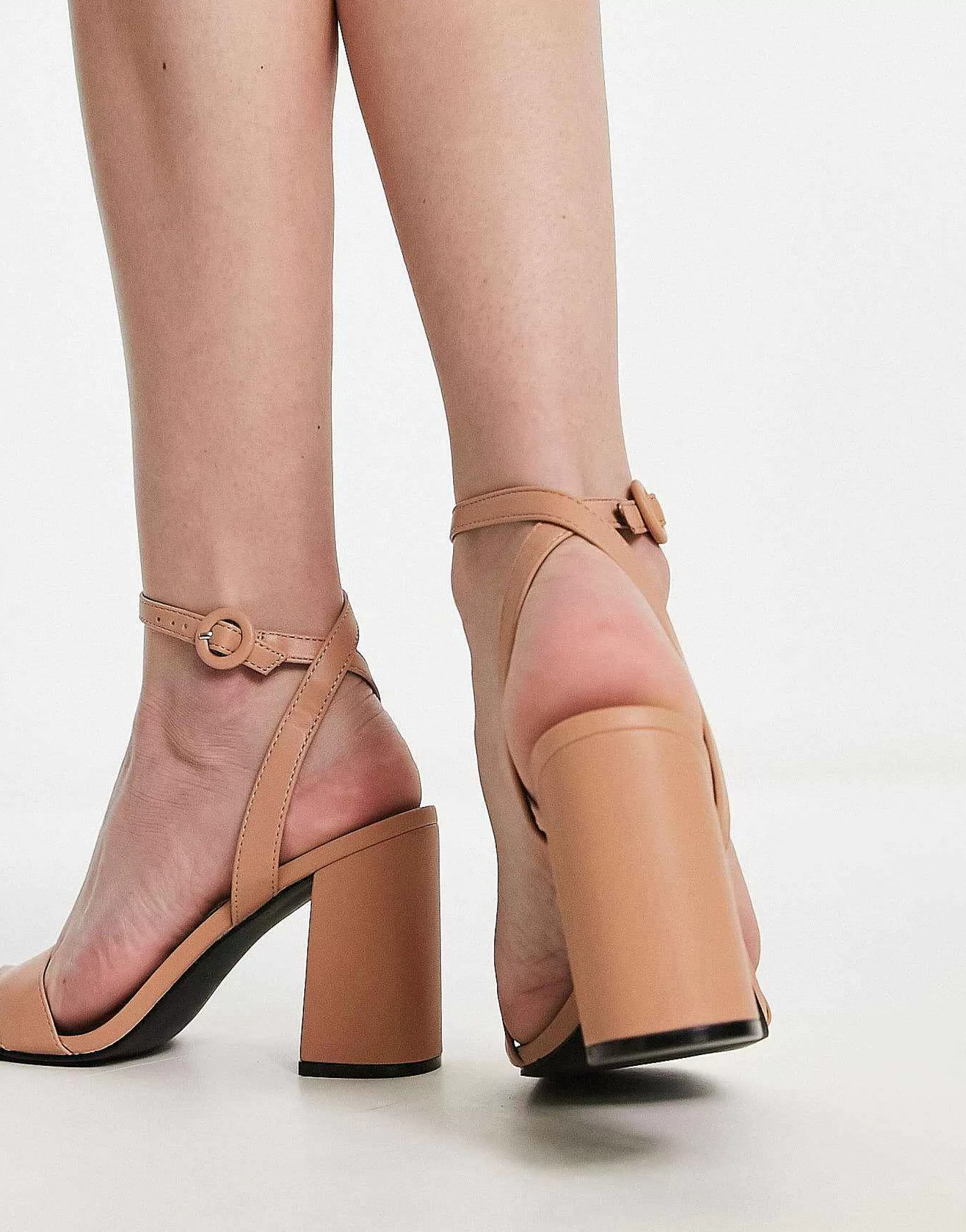 Women Raid Wide Fit Wink Block Heeled Sandals In