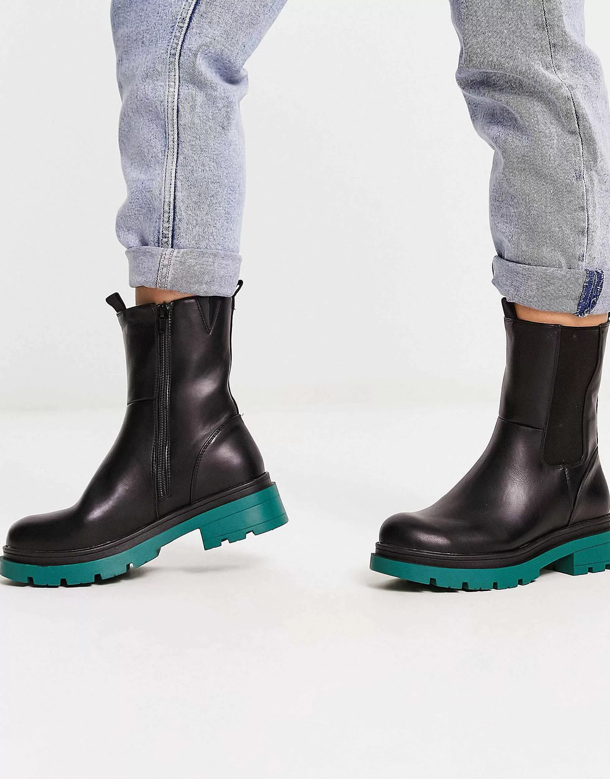 Women Simply Be Wide Fit Chunky Flat Chelsea Boot With Contrast Sole