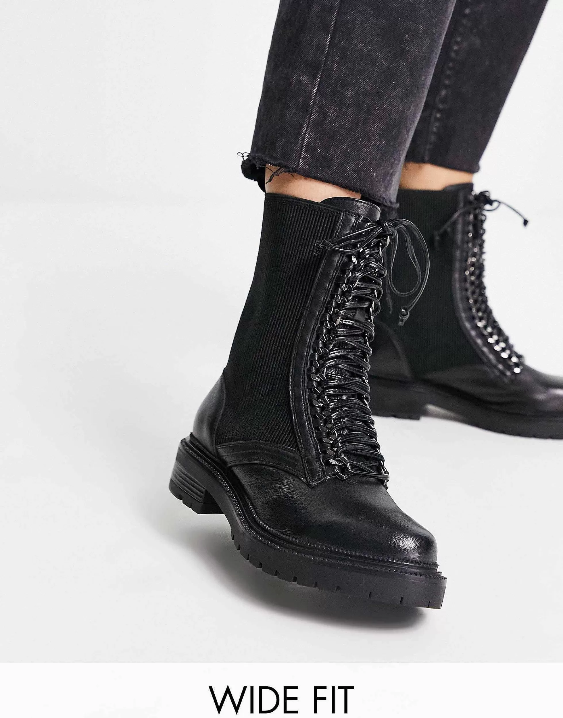 Women Simply Be Wide Fit Leather Pull On Chelsea Flat Ankle Boots With Cleated Sole In