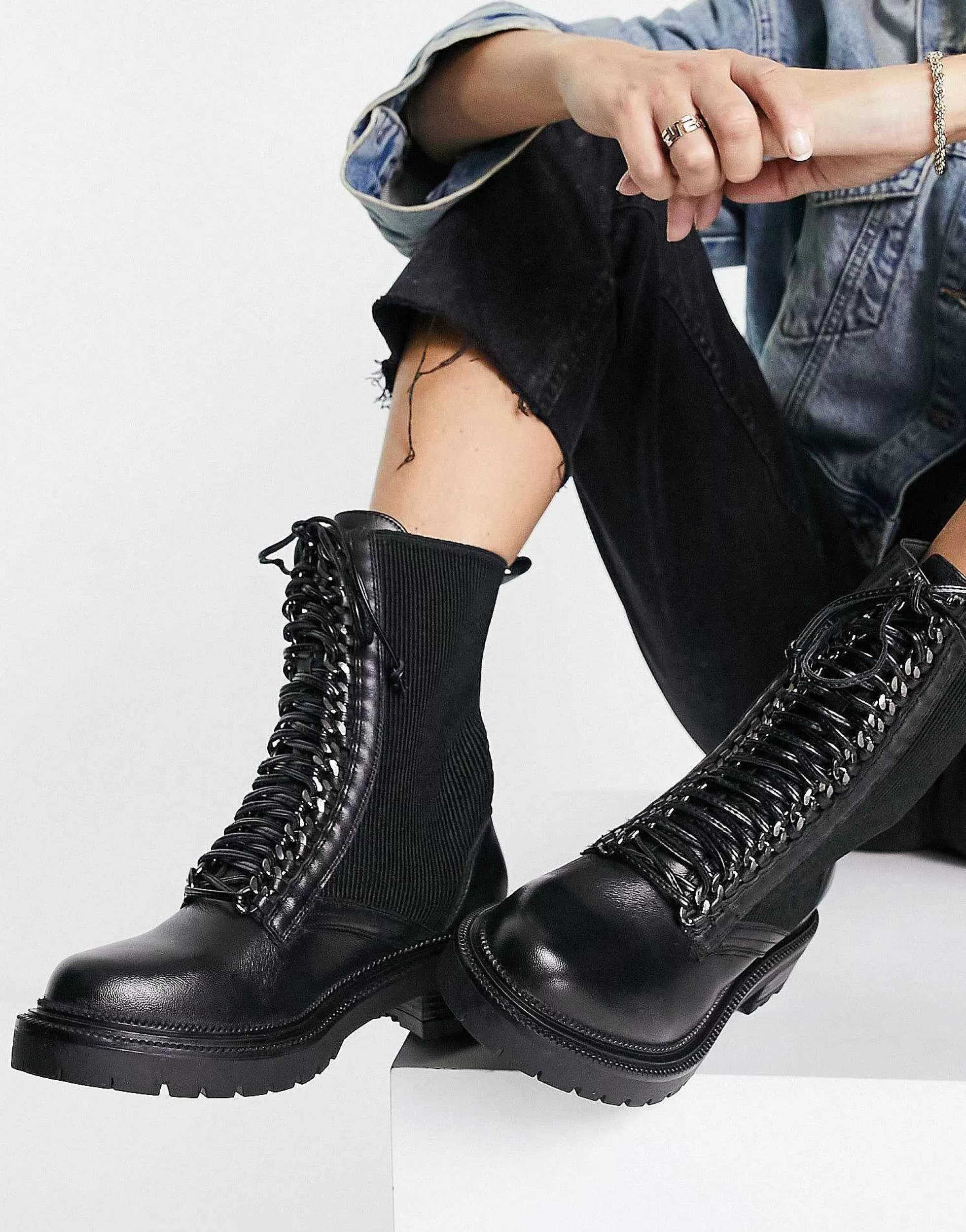 Women Simply Be Wide Fit Leather Pull On Chelsea Flat Ankle Boots With Cleated Sole In