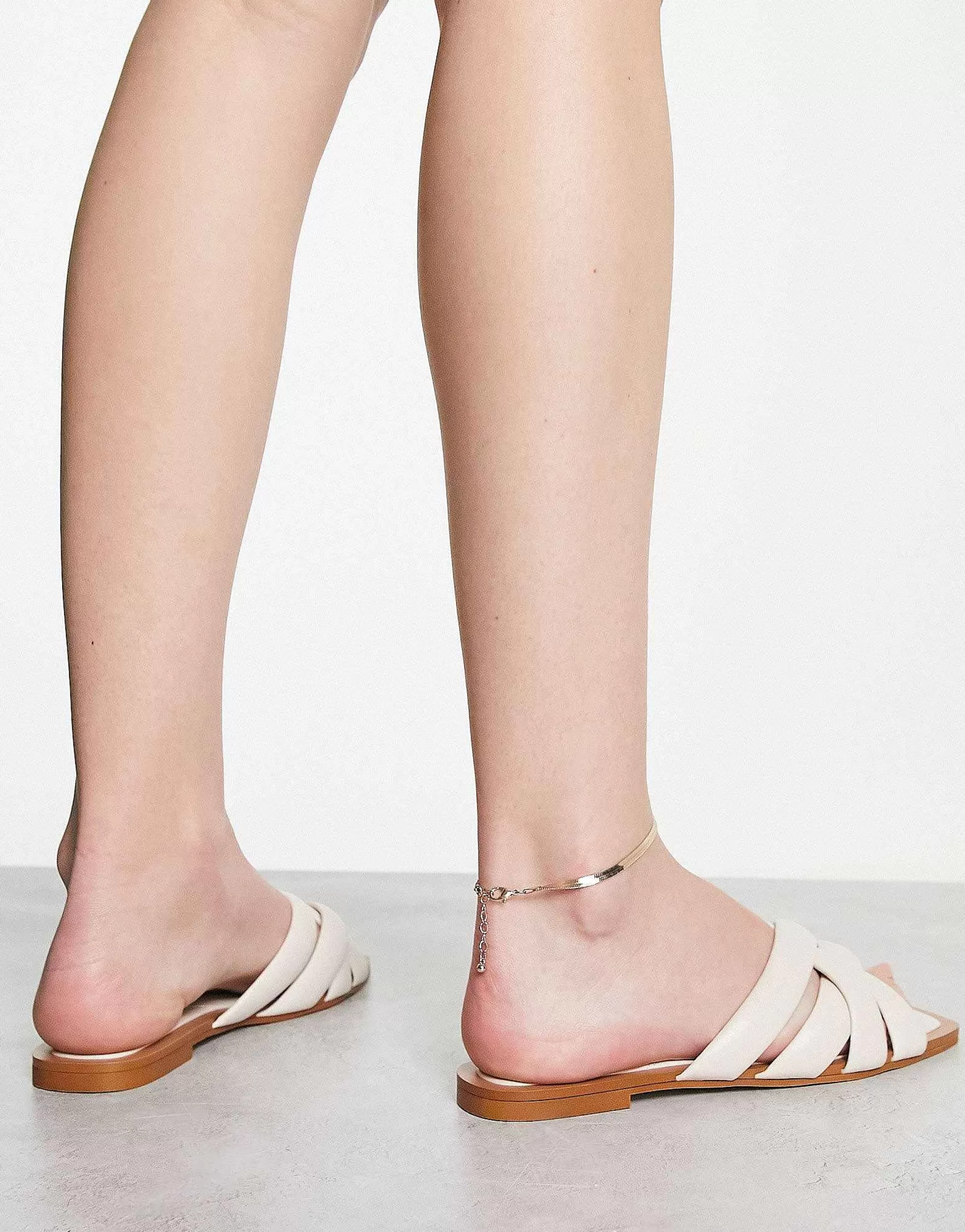 Women Stradivarius Cross Strap Sandal In