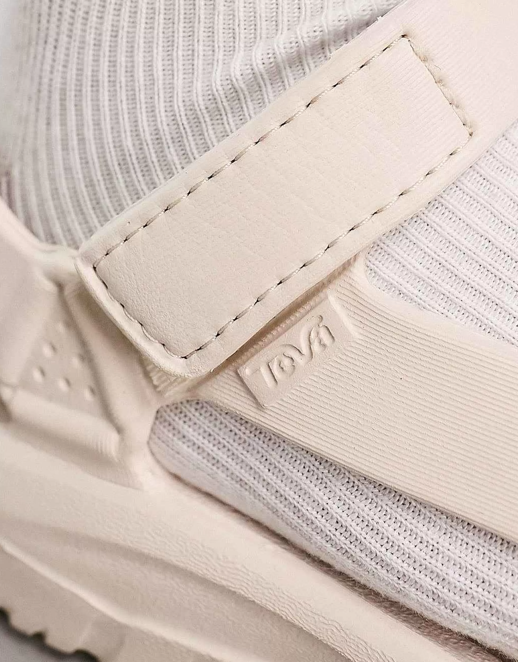 Women Teva Hurricane Eva Drift In Beige