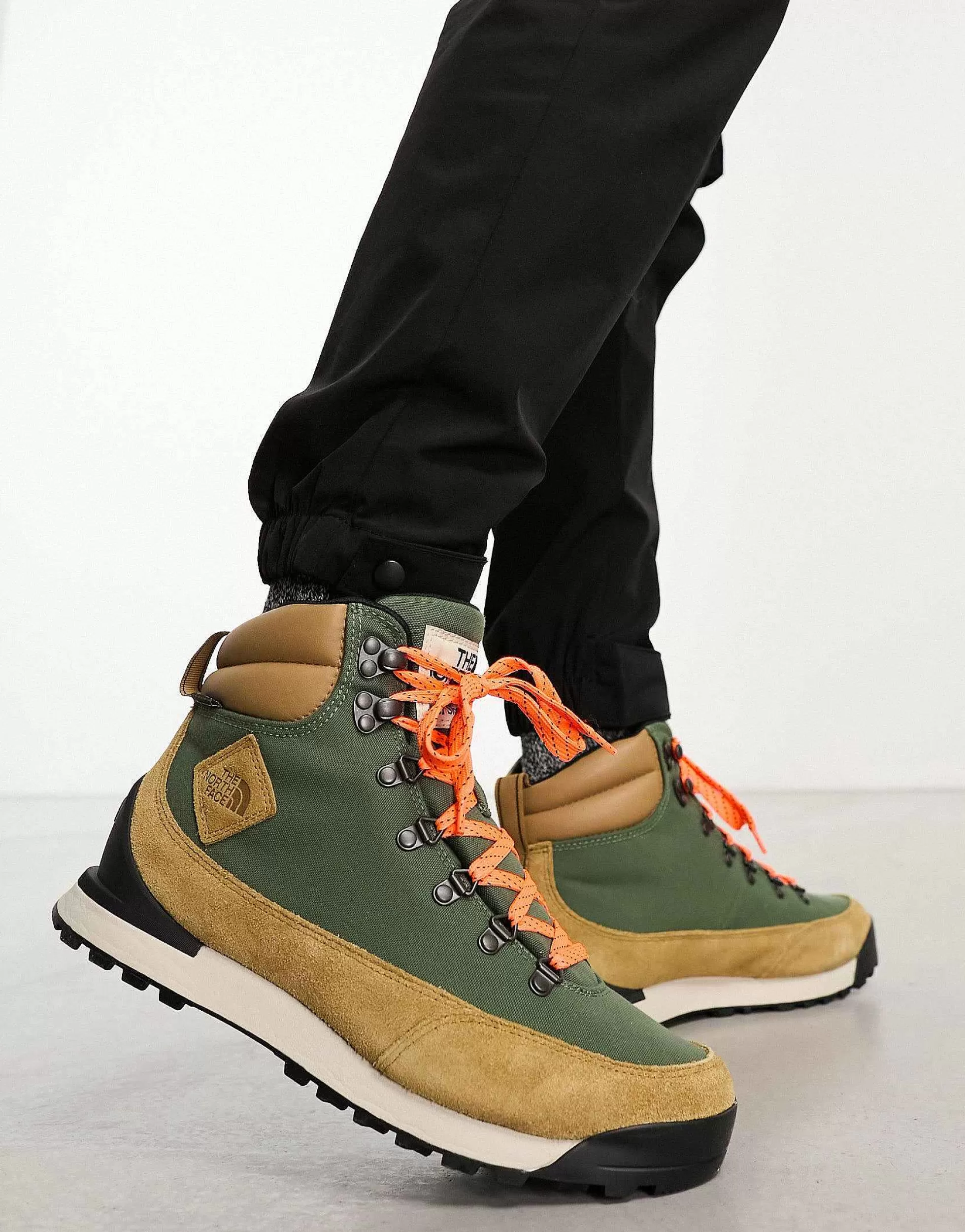 Men The North Face Back-To-Berkeley Iv Waterproof Hiking Boots In And Stone