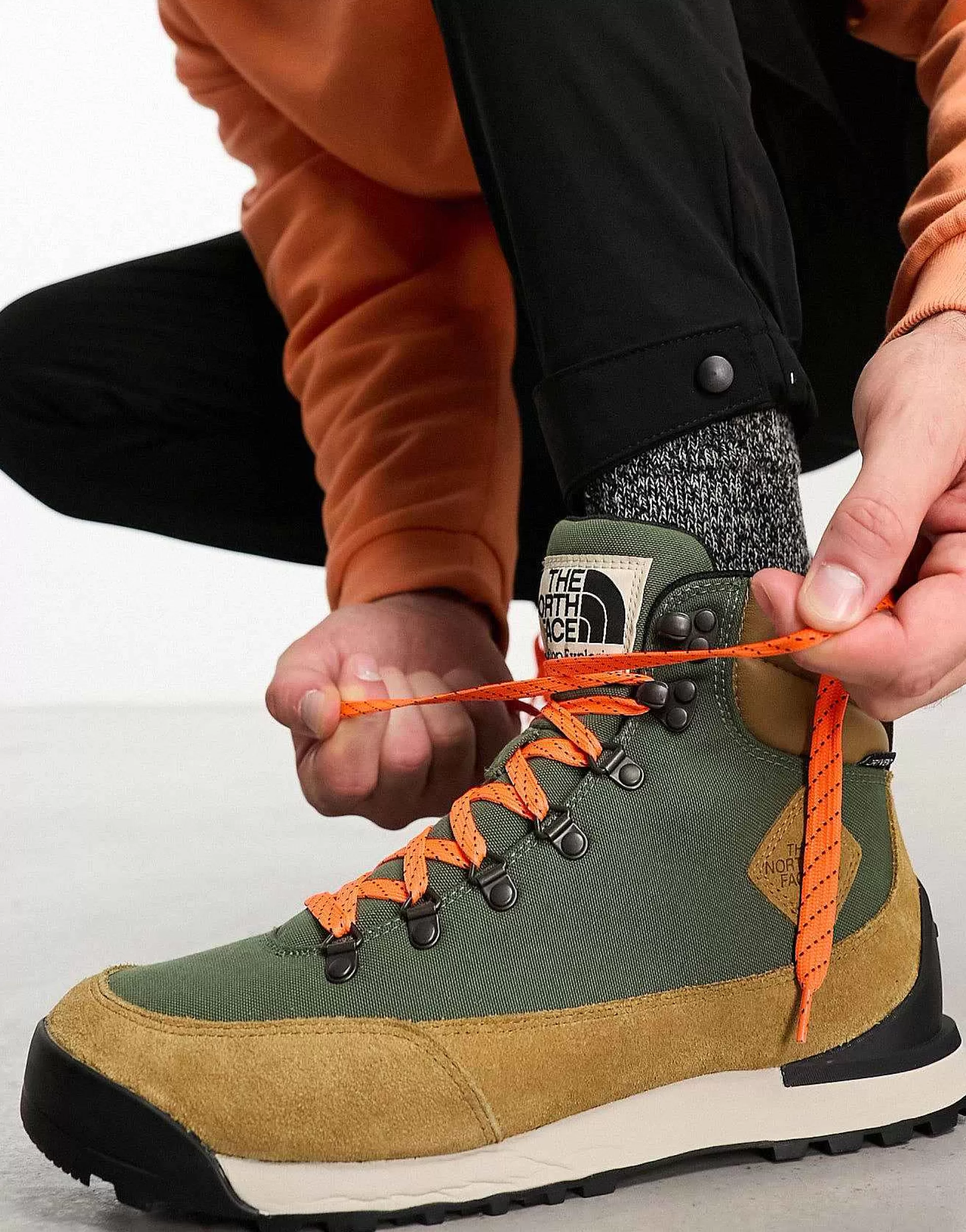 Men The North Face Back-To-Berkeley Iv Waterproof Hiking Boots In And Stone