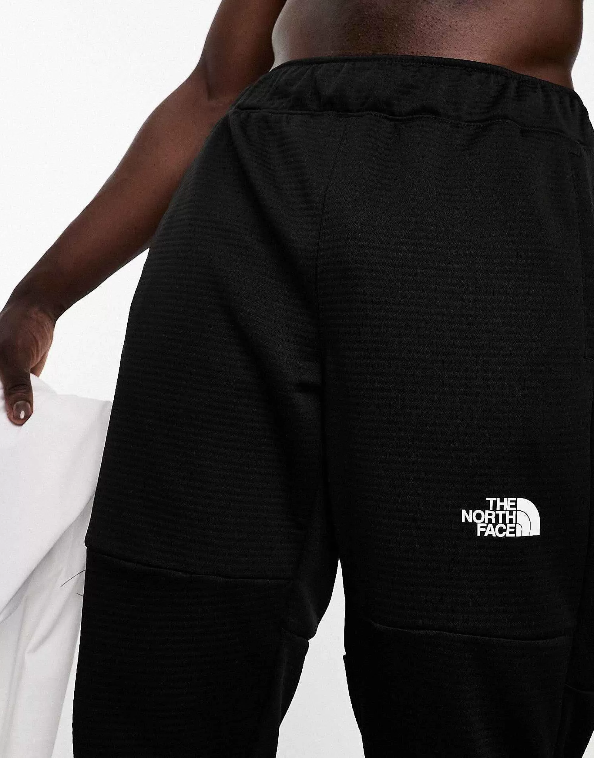 Men The North Face Training Mountain Athletic Fleece Joggers In