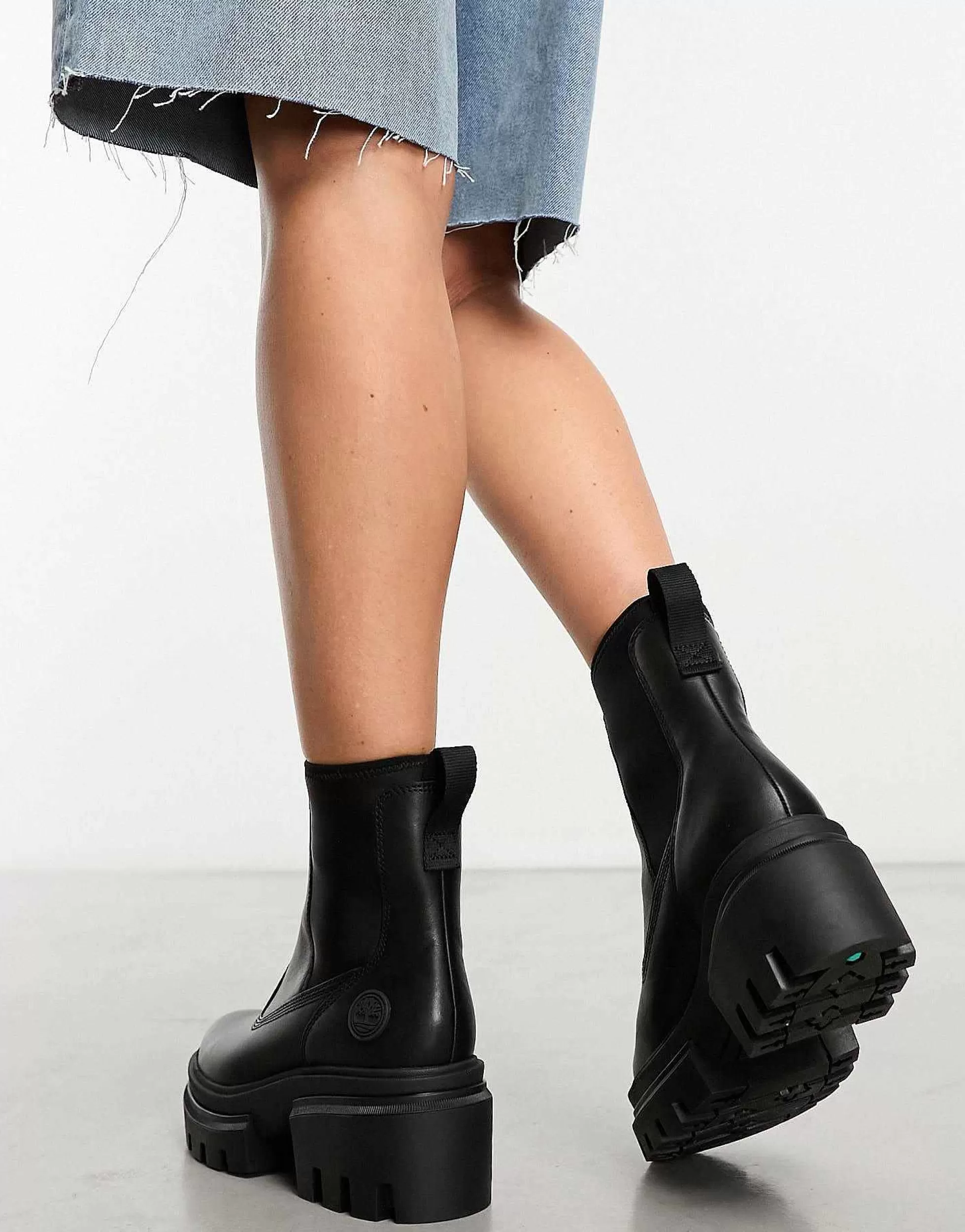 Women Timberland Everleigh Chelsea Boots In Leather