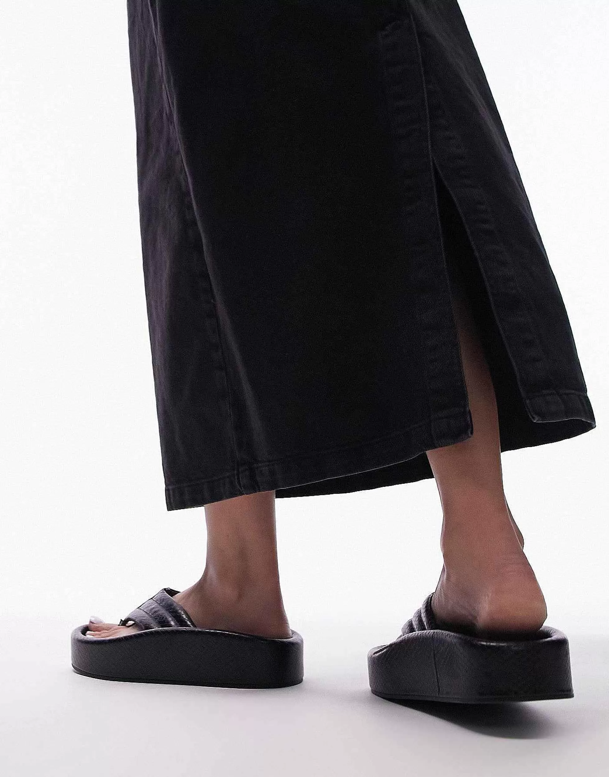 Women Topshop Gigi Toepost Sunken Footbed Sandal In Lizard