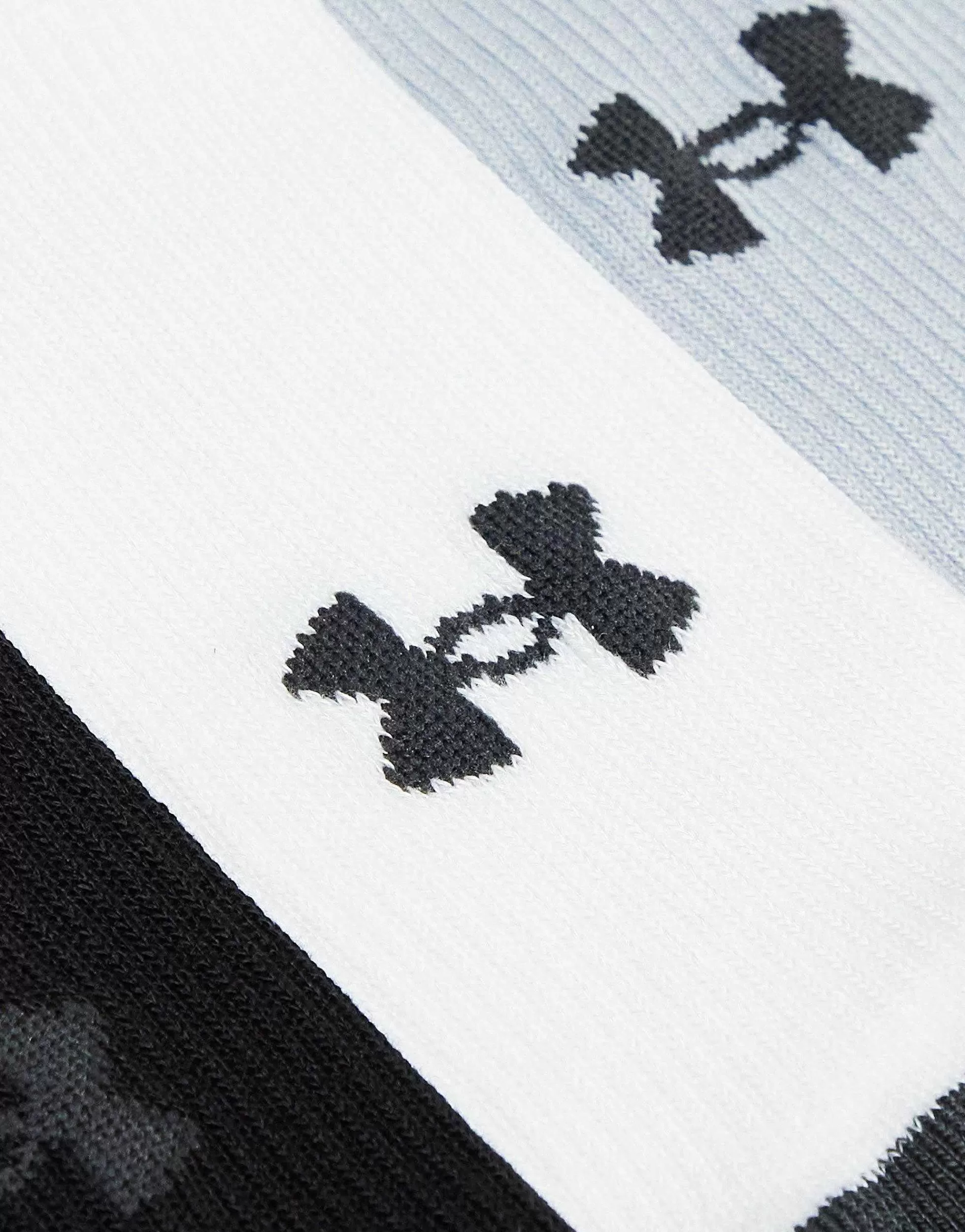Men Under Armour Performance Tech 3 Pack Crew Socks In Grey White And Black