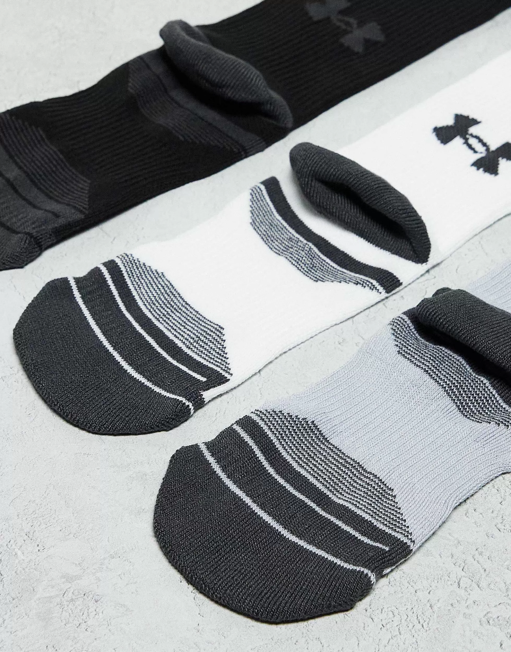 Men Under Armour Performance Tech 3 Pack Crew Socks In Grey White And Black