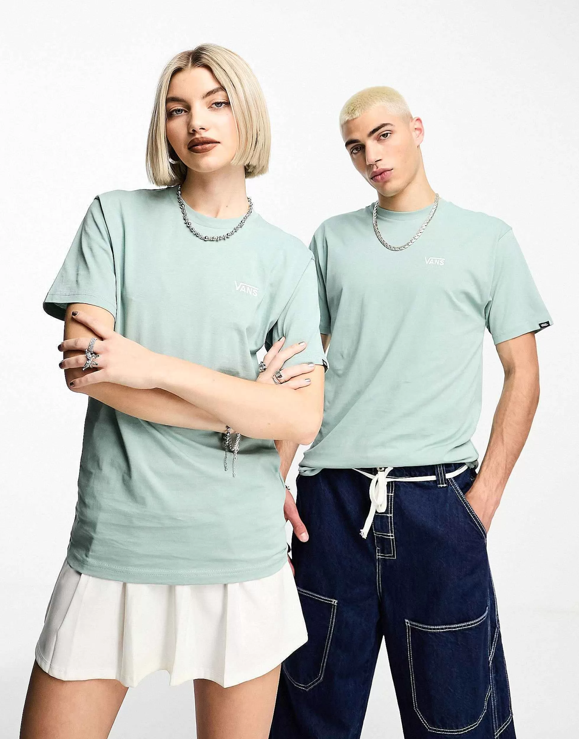 Women Vans Unisex Left Chest Logo T-Shirt In
