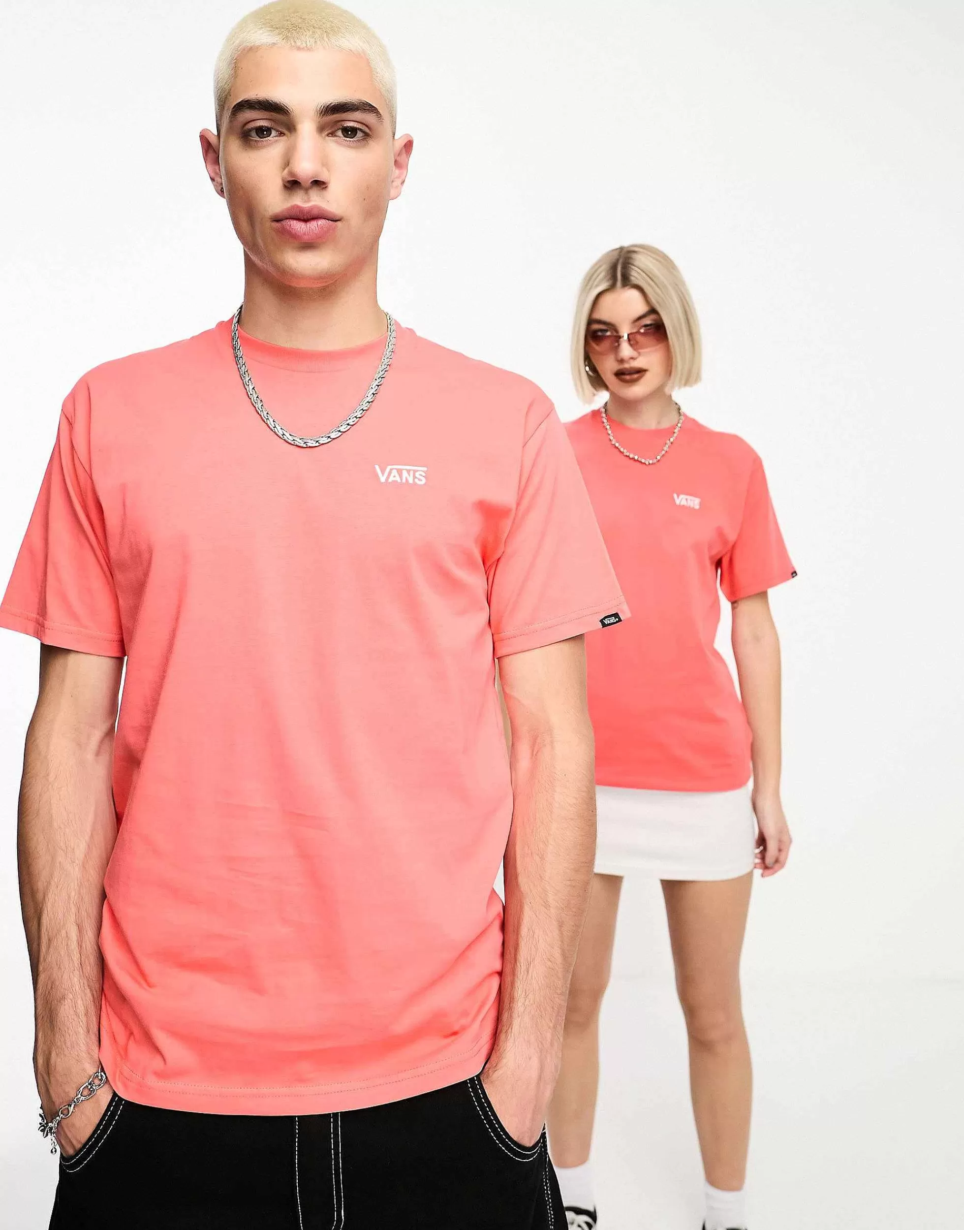 Women Vans Unisex Left Chest Logo T-Shirt In