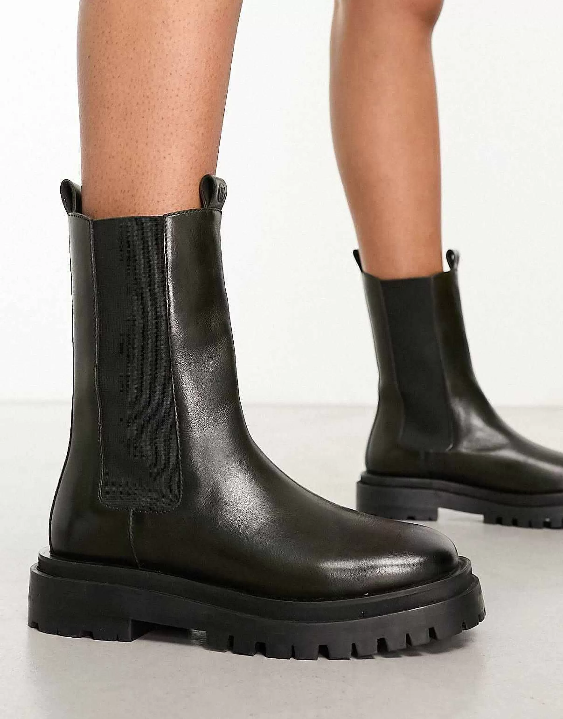 Women WALK LONDON Dana Chelsea Boots In Leather