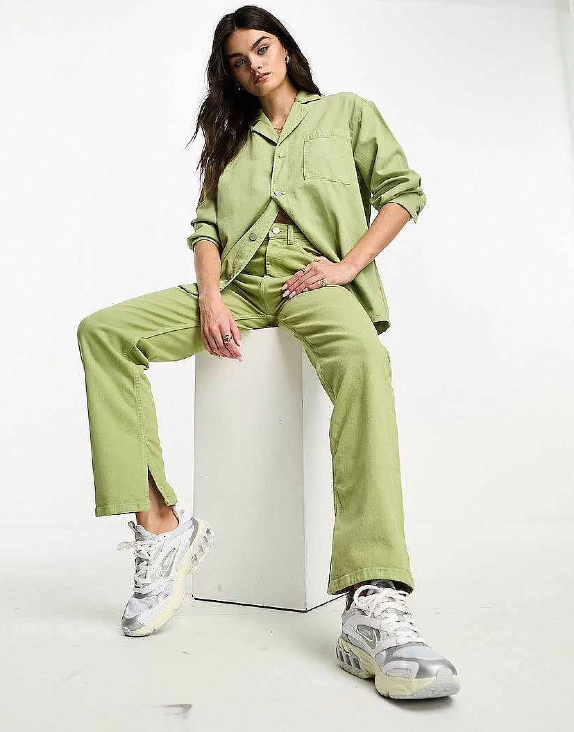 Women Waven Oversized Denim Shirt And High Rise Jeans In Sage Green
