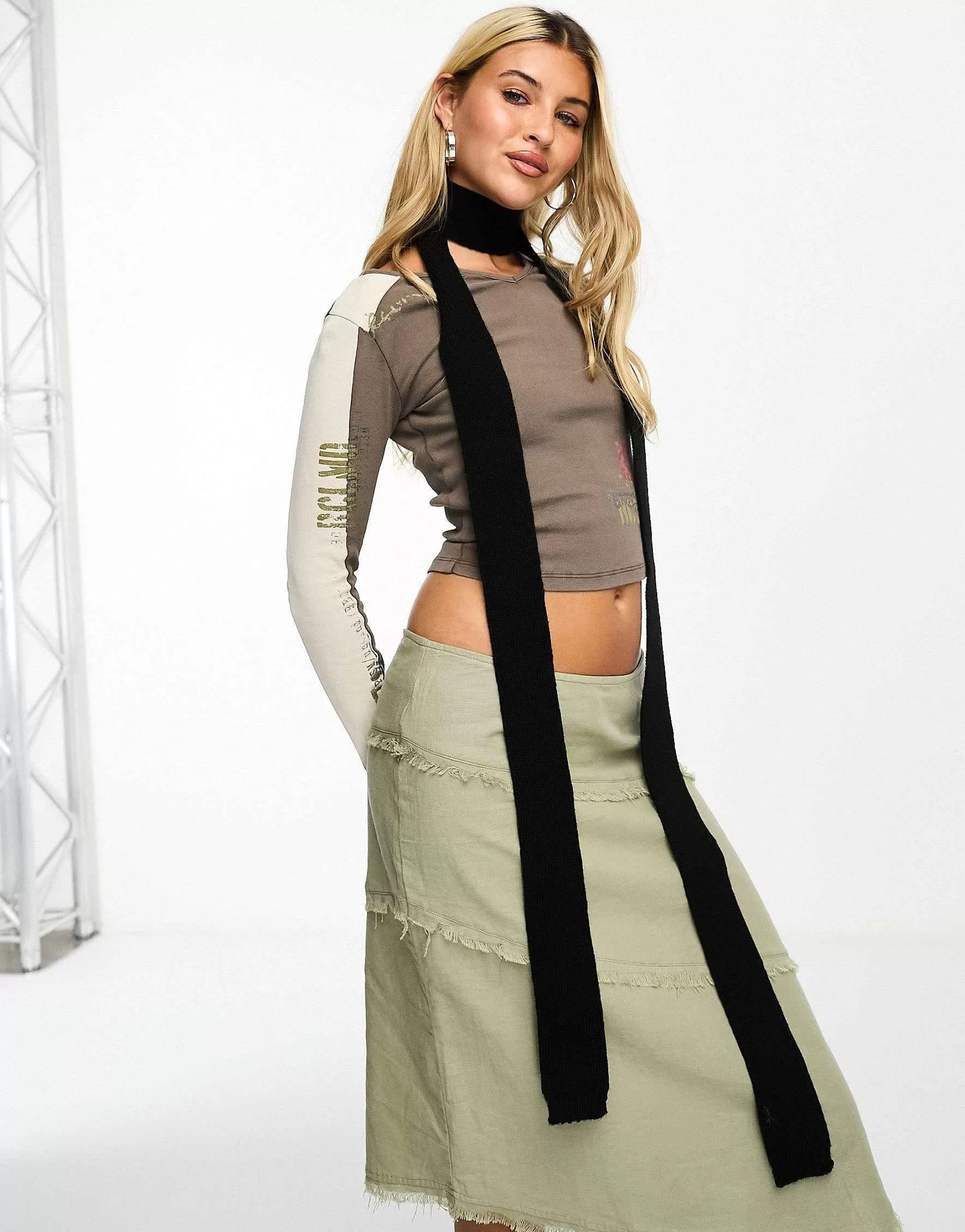Women Weekday Hairy Slim Scarf In
