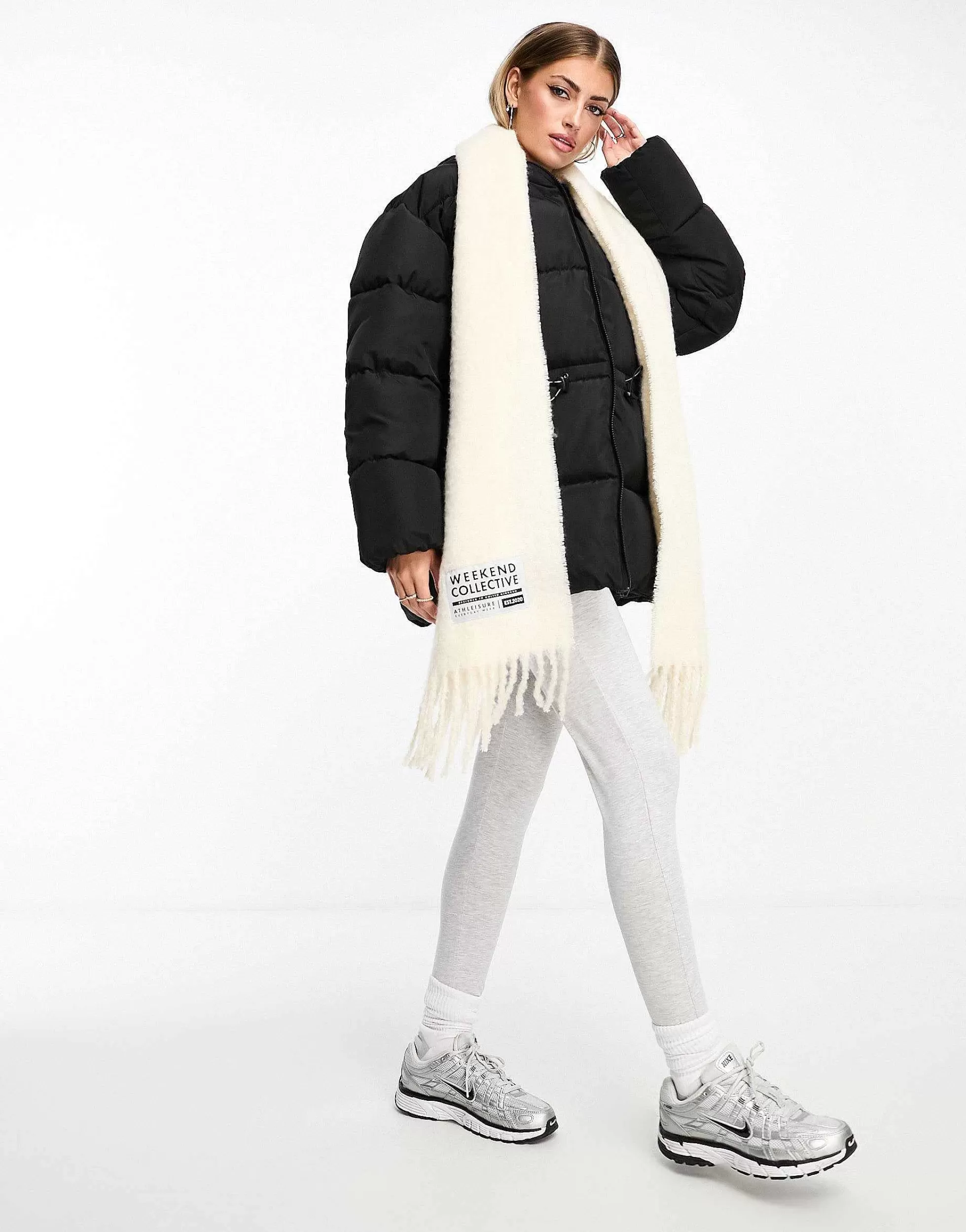 Women WEEKEND COLLECTIVE Fluffy Blanket Scarf With Woven Label