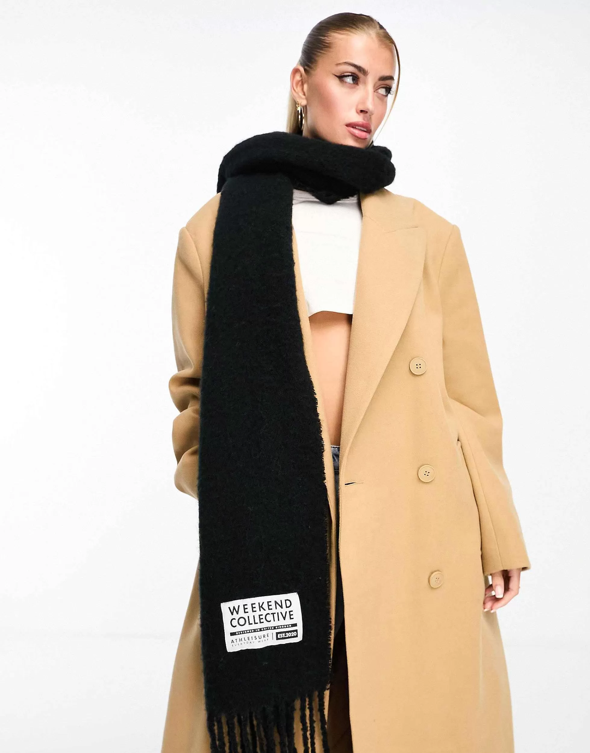 Women WEEKEND COLLECTIVE Fluffy Blanket Scarf With Woven Label