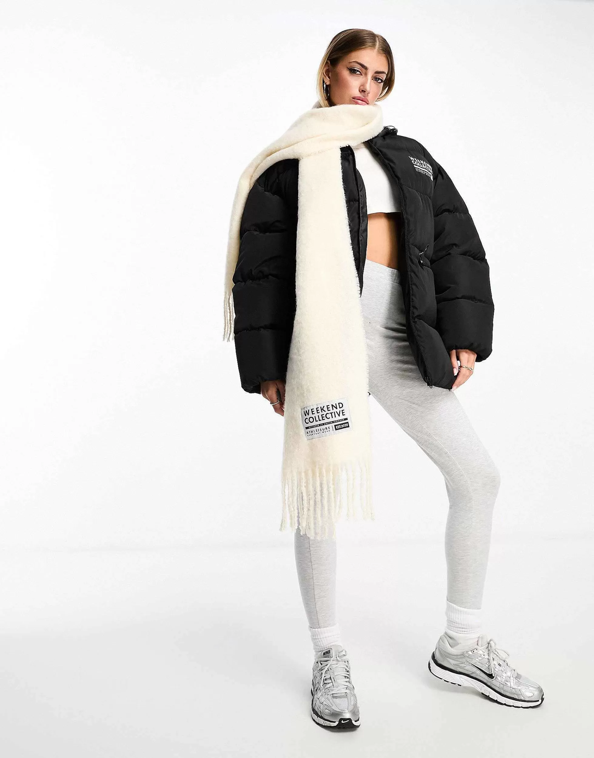 Women WEEKEND COLLECTIVE Fluffy Blanket Scarf With Woven Label